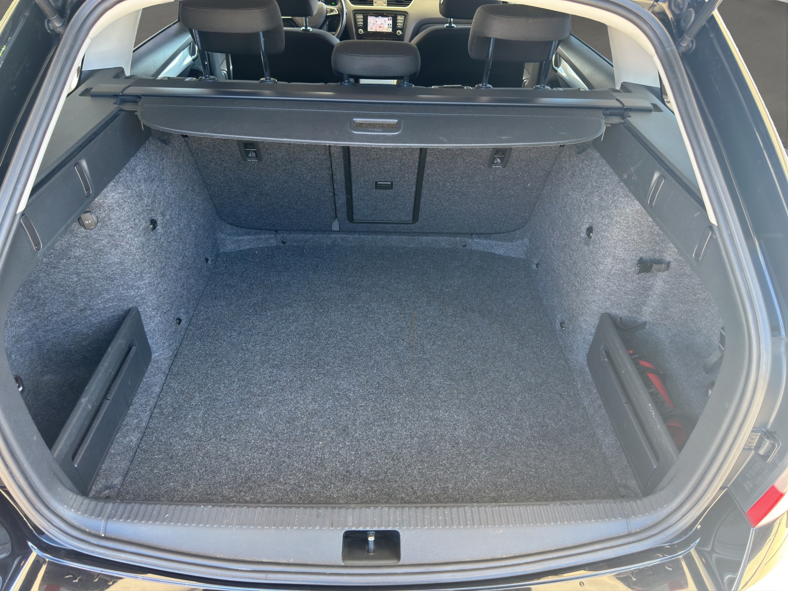 SKODA Octavia Combi 2.0 TDI Ambition DSG-image-17