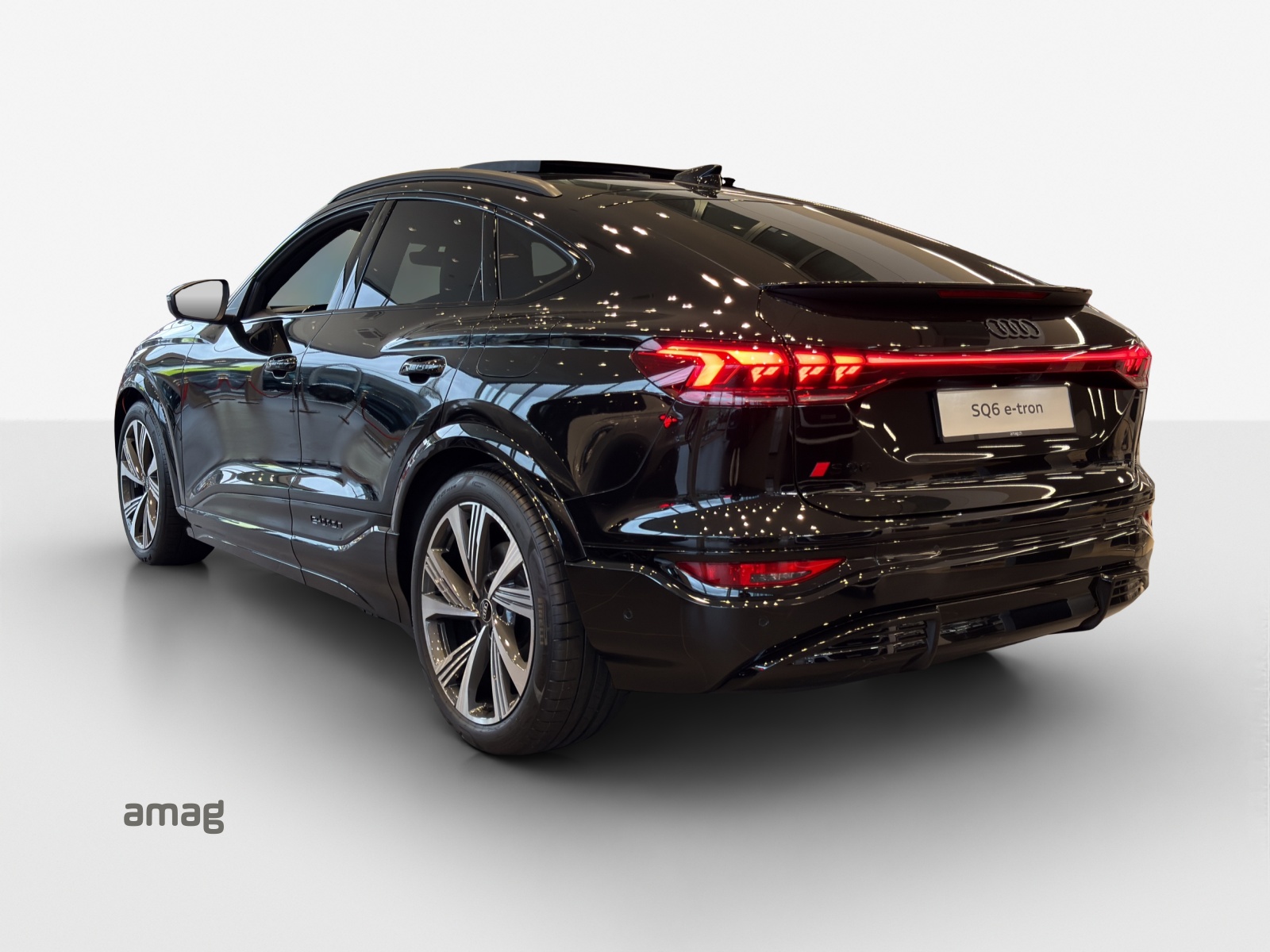 AUDI SQ6 Sportback e-tron quattro-showroom-element-2