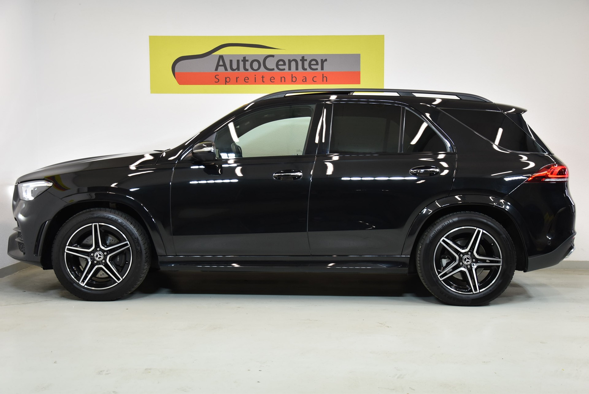 MERCEDES-BENZ GLE 300 d 4Matic AMG Line 9G-Tronic-image-10