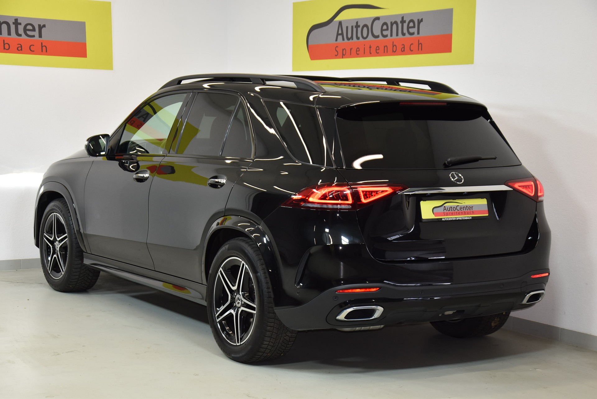 MERCEDES-BENZ GLE 300 d 4Matic AMG Line 9G-Tronic-image-11