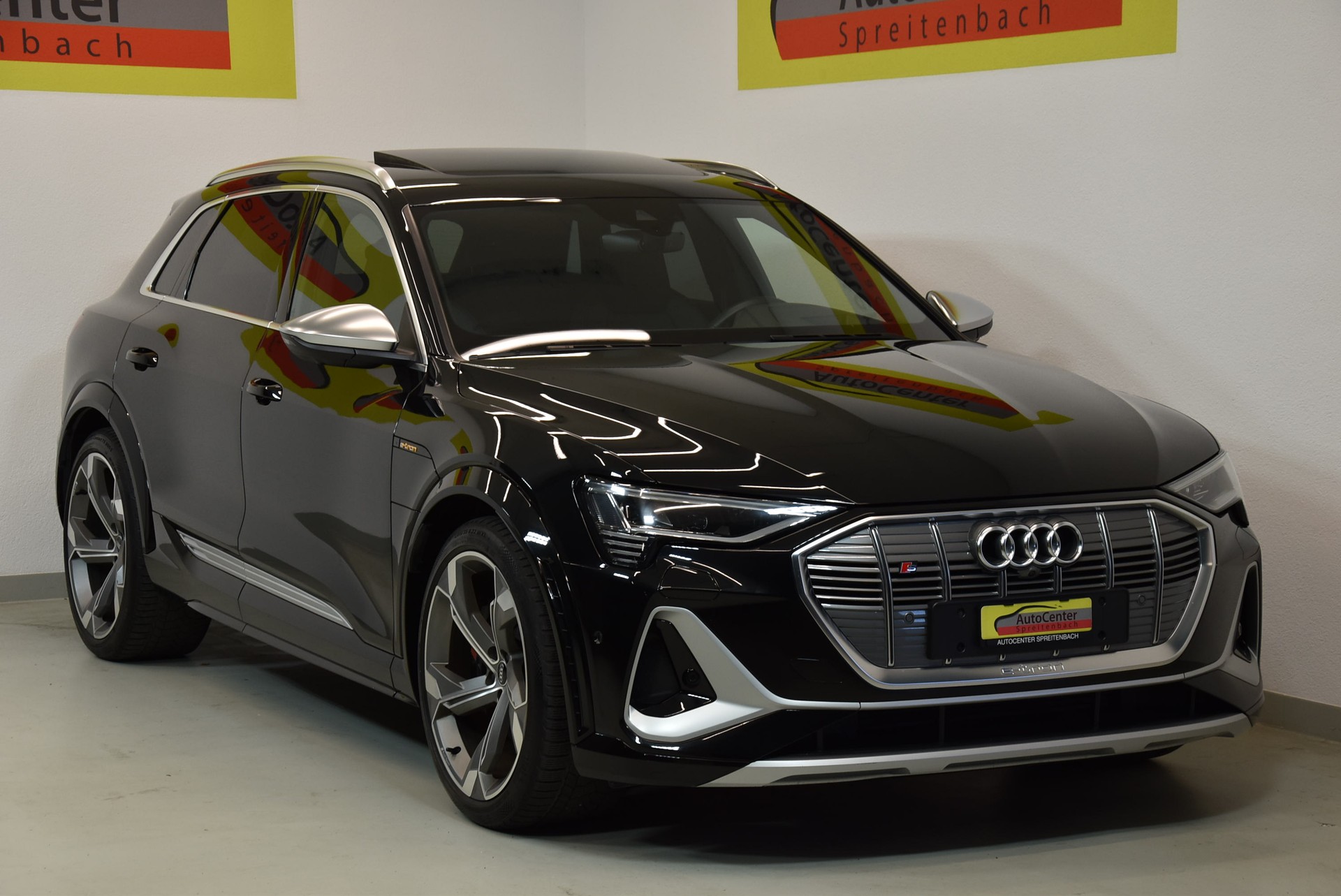 AUDI e-tron S quattro