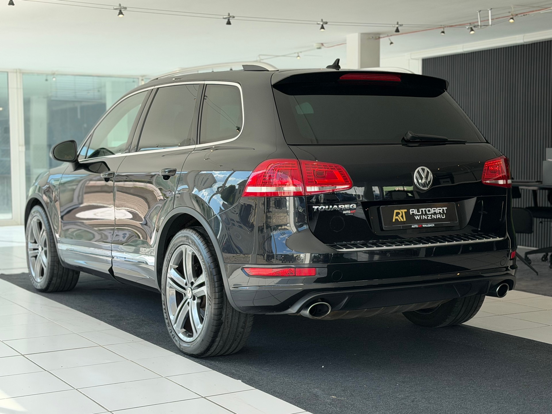 VW Touareg 4.2 TDI R ABT Black Pearl Edition Tiptronic-image-7