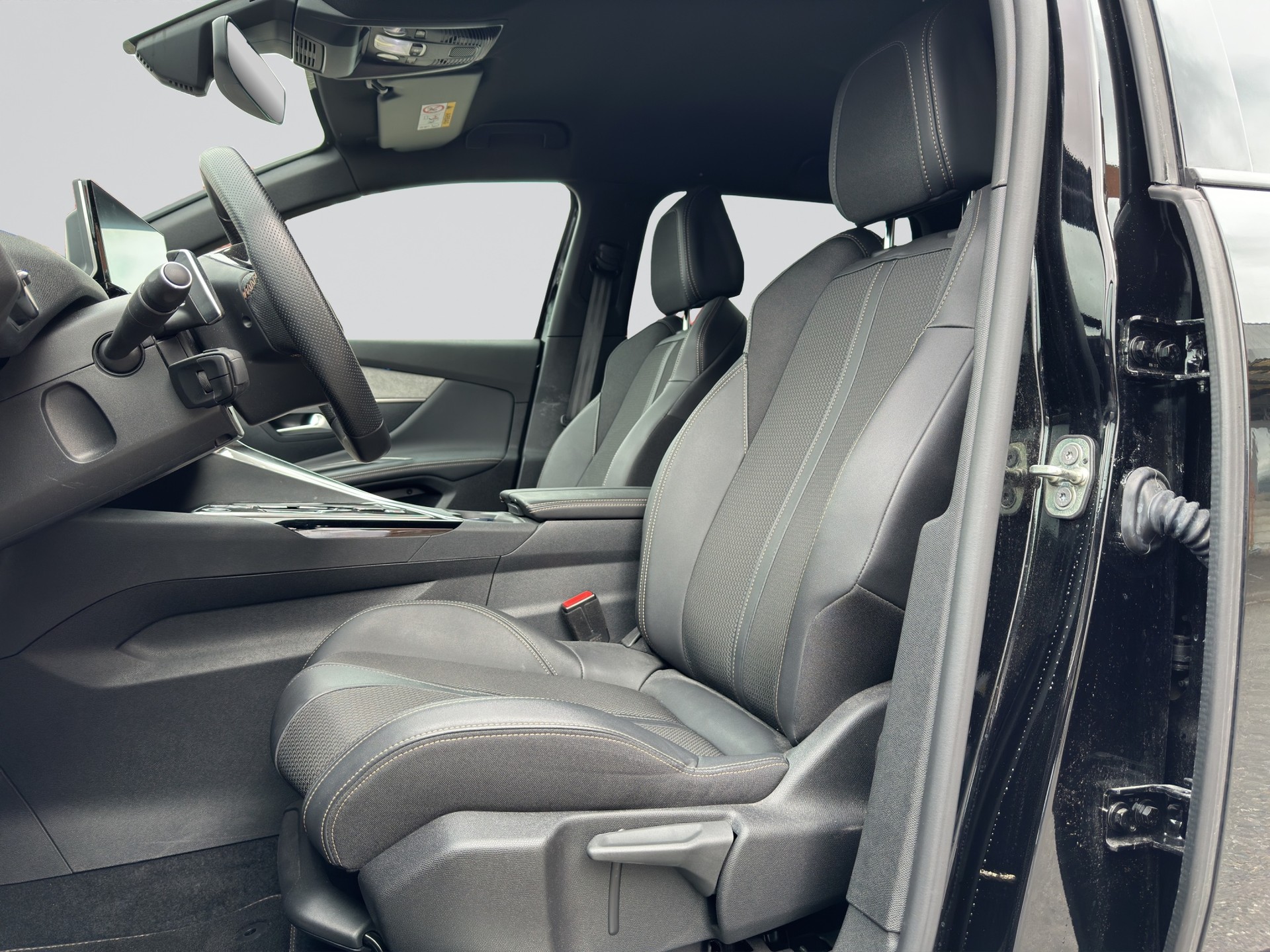 PEUGEOT 5008 1.2 Pure Tech GT 7Pl. EAT8-image-5