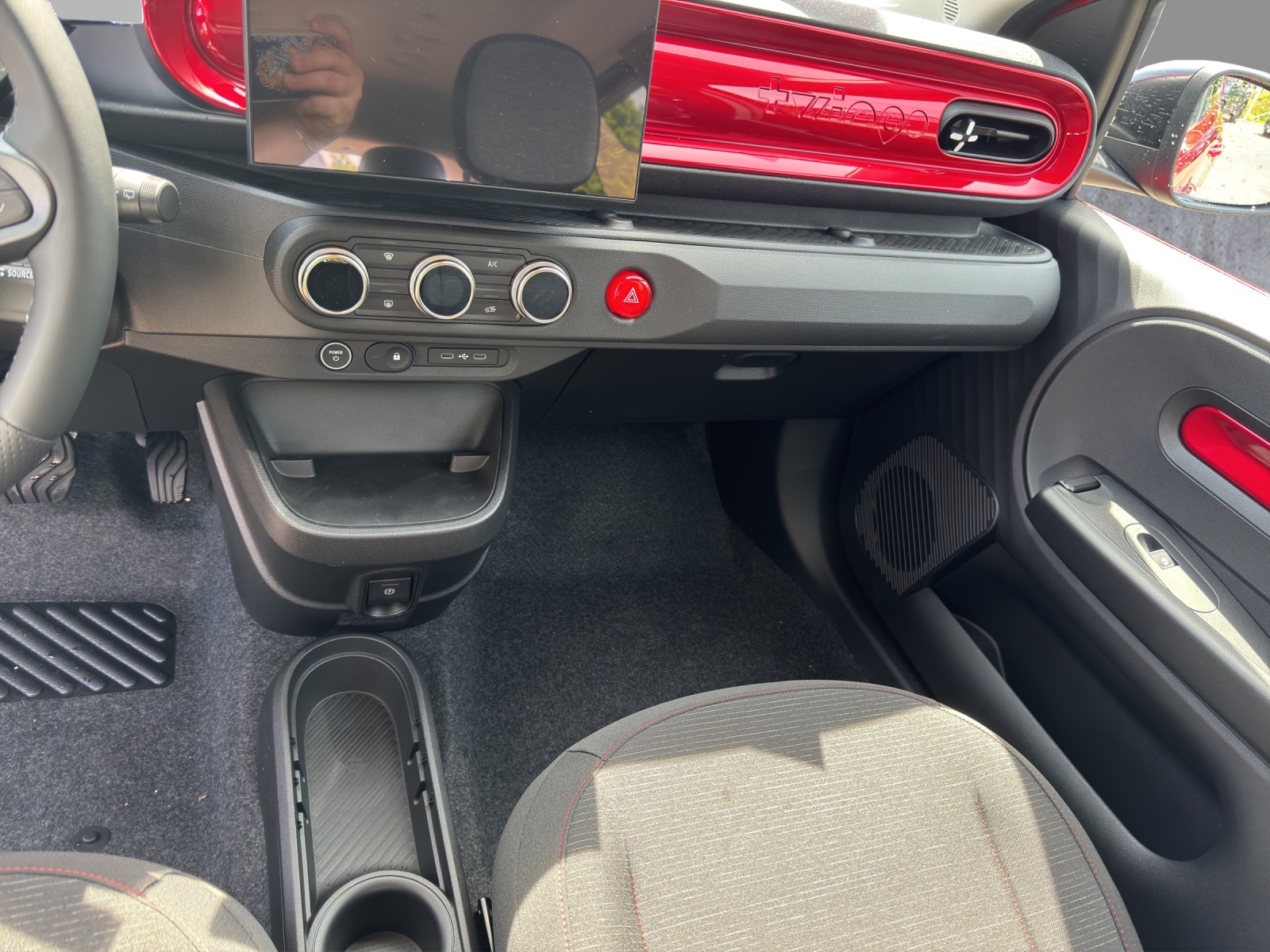 RENAULT Twingo E-Tech 27kWh Techno-image-9