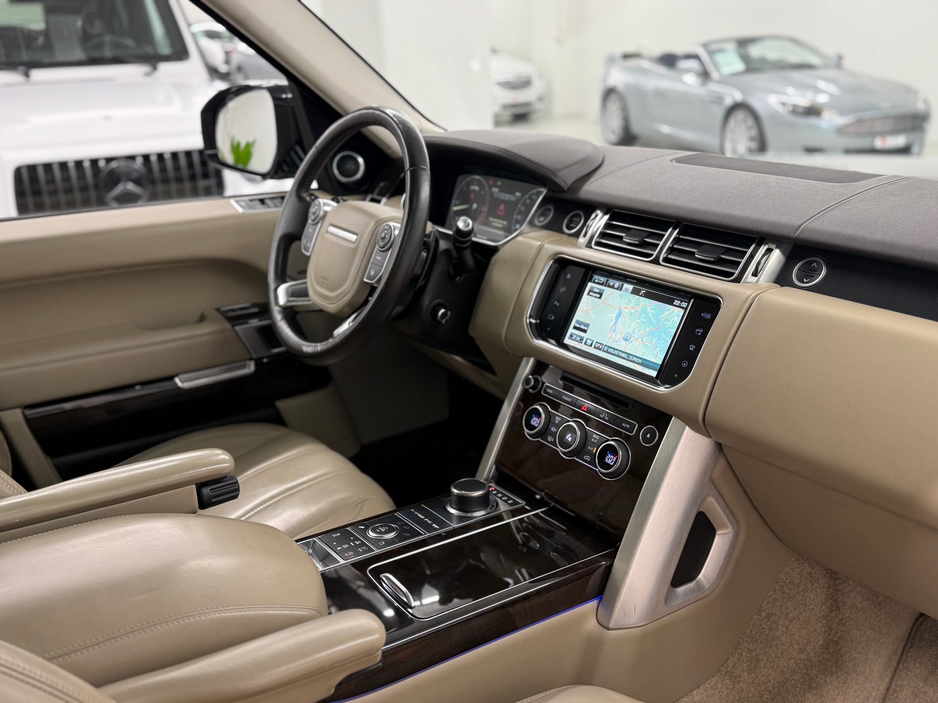 LAND ROVER Range Rover 3.0 TDV6 Vogue SVO Optik-image-16