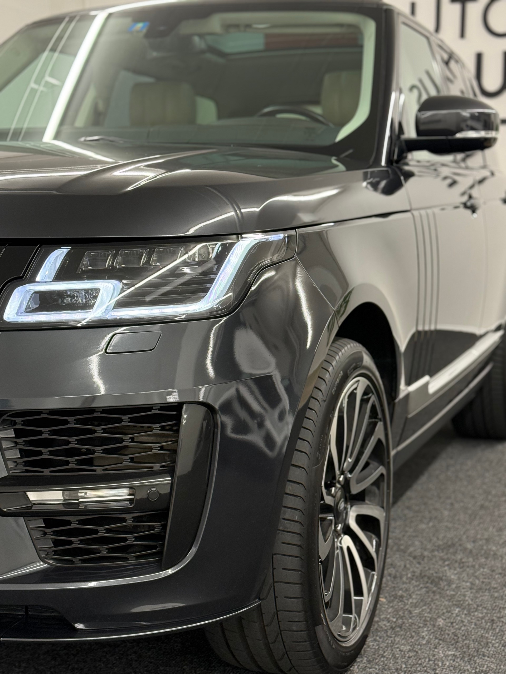 LAND ROVER Range Rover 3.0 TDV6 Vogue SVO Optik-image-9