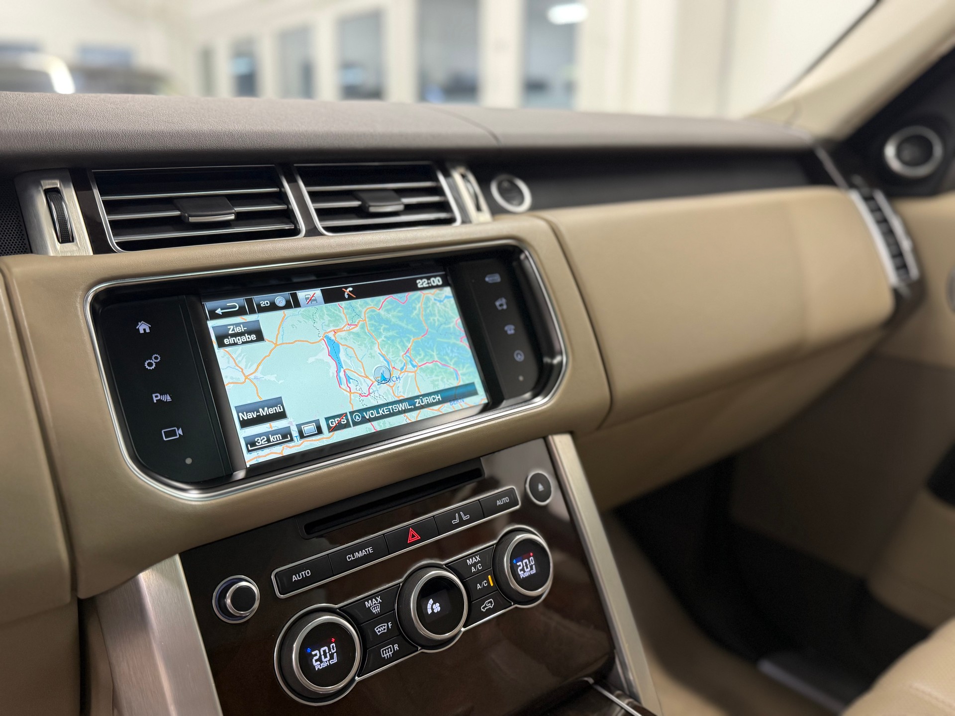 LAND ROVER Range Rover 3.0 TDV6 Vogue SVO Optik-image-23