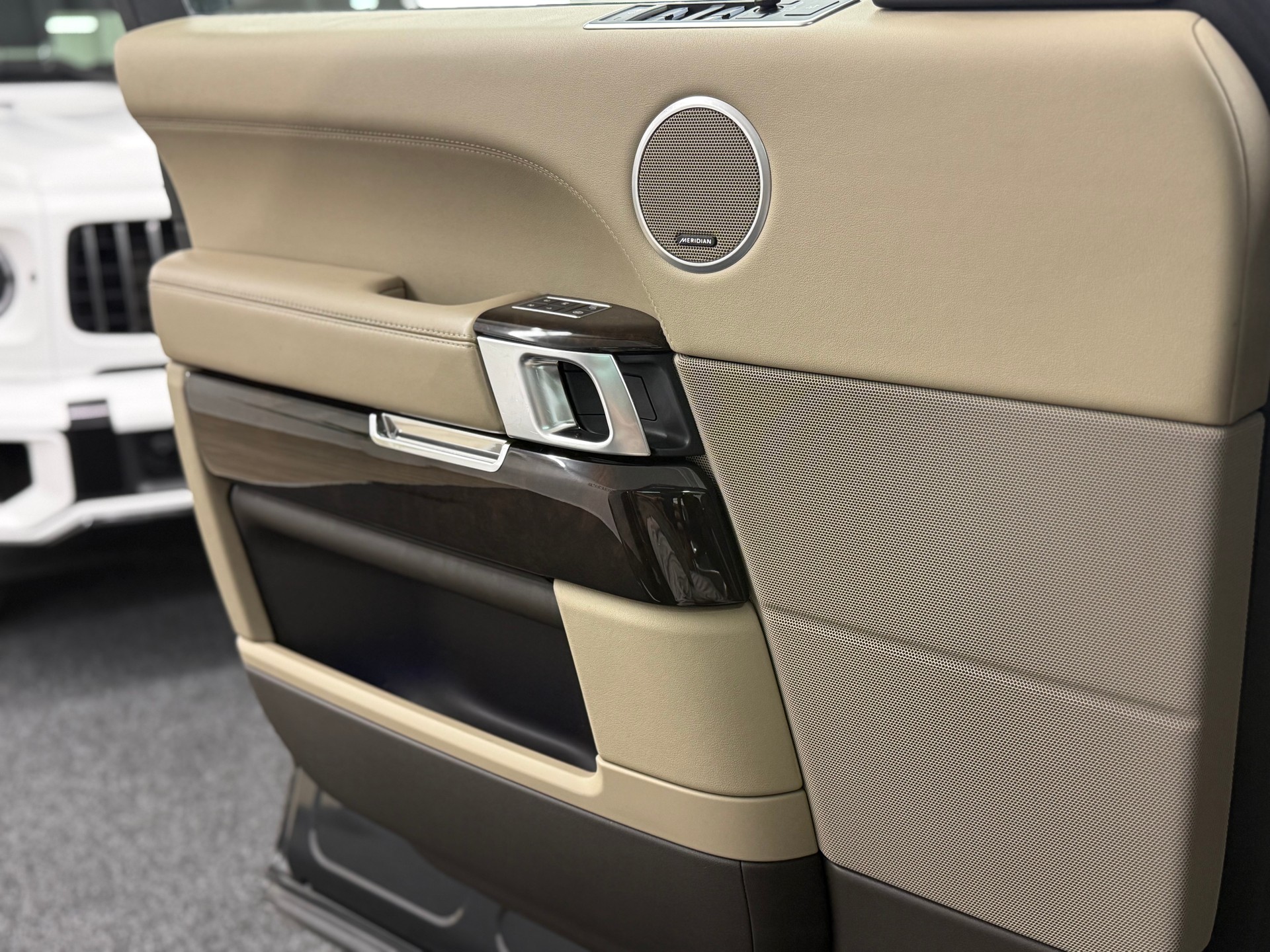 LAND ROVER Range Rover 3.0 TDV6 Vogue SVO Optik-image-28