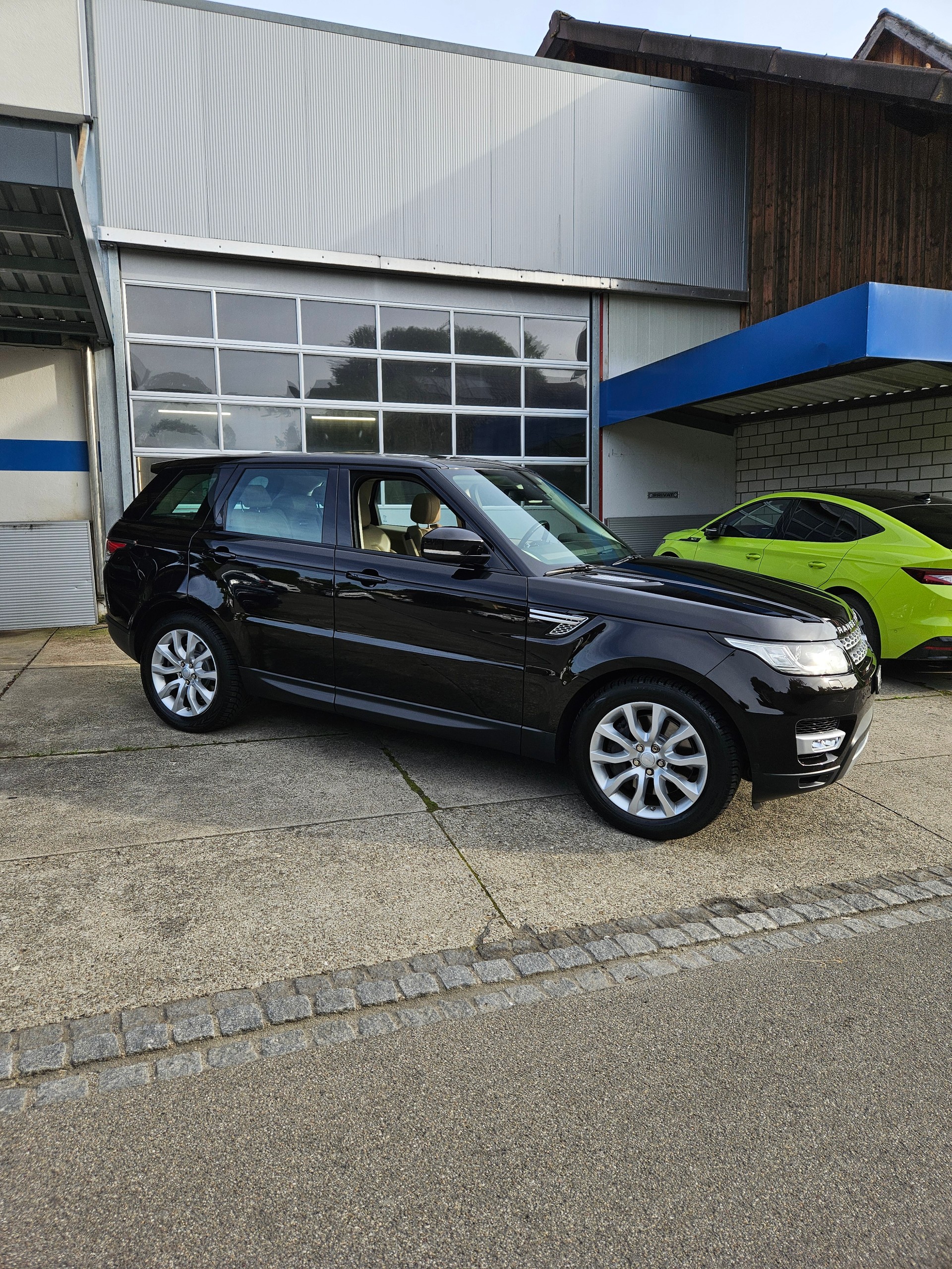 LAND ROVER Range Rover Sport 3.0 SDV6 HSE Dynamic Automatic-image-1