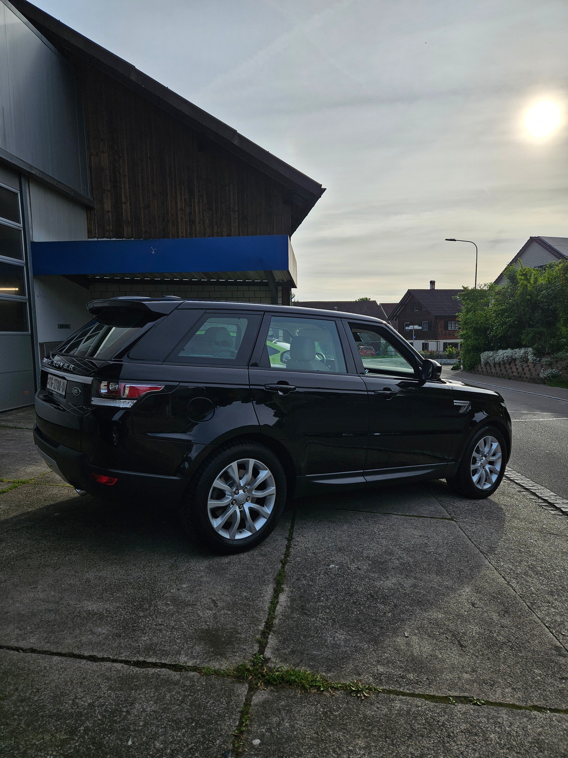 LAND ROVER Range Rover Sport 3.0 SDV6 HSE Dynamic Automatic-image-2
