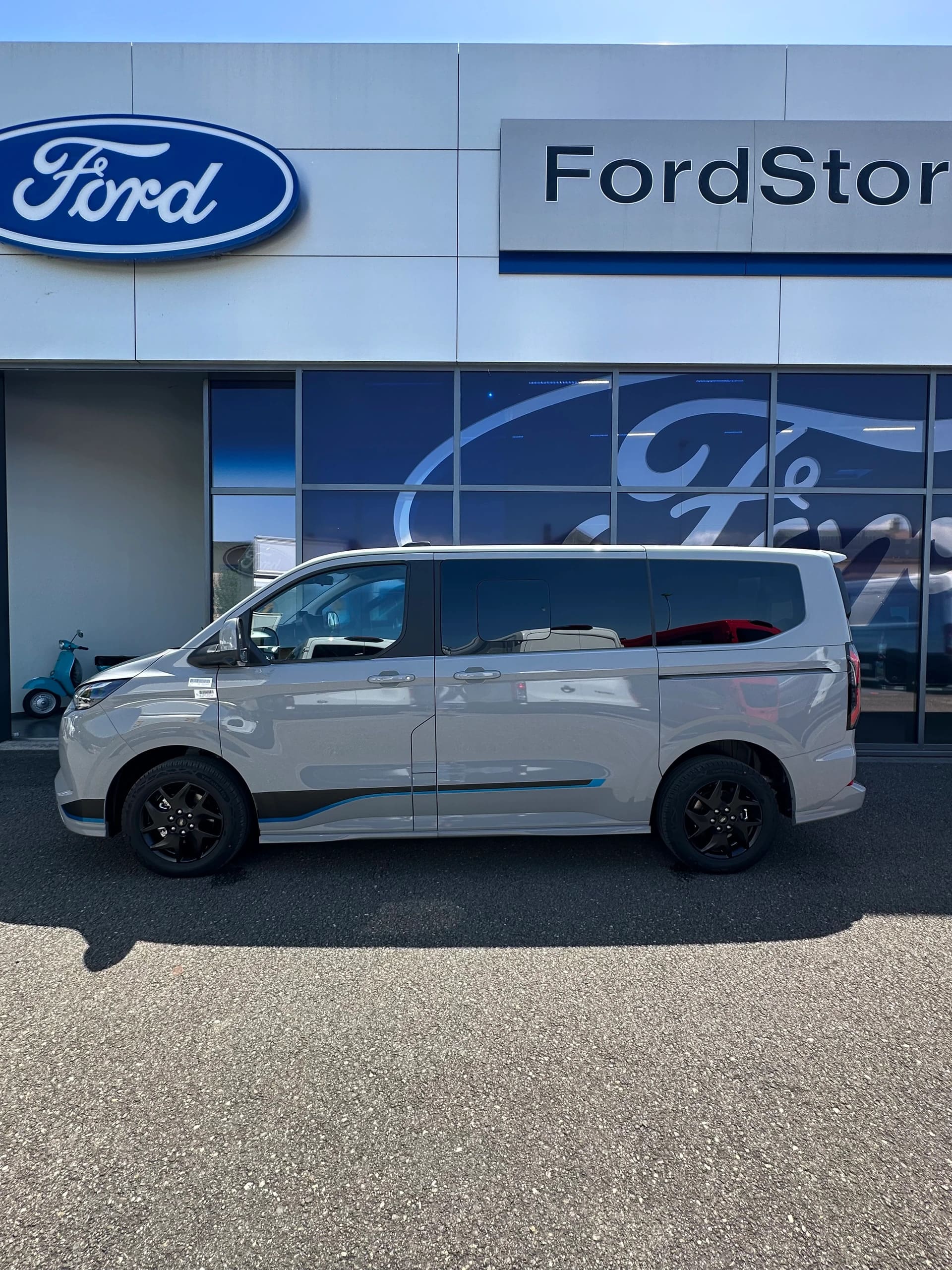 FORD Tourneo Custom 340 L1 2.5 Durat Sport/PHEV-image-2