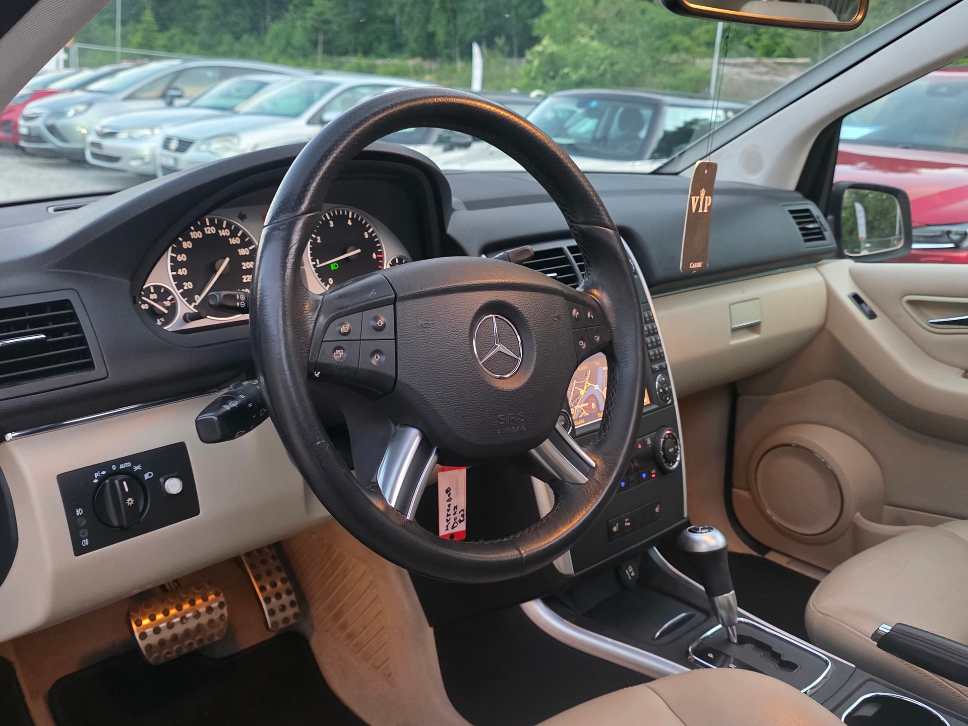 MERCEDES-BENZ B 180 Selection Autotronic ***Frisch ab MFK / Frisch ab Service / Frisch ab Getriebe Service / Garantie / Gratis Lieferung ***-image-8