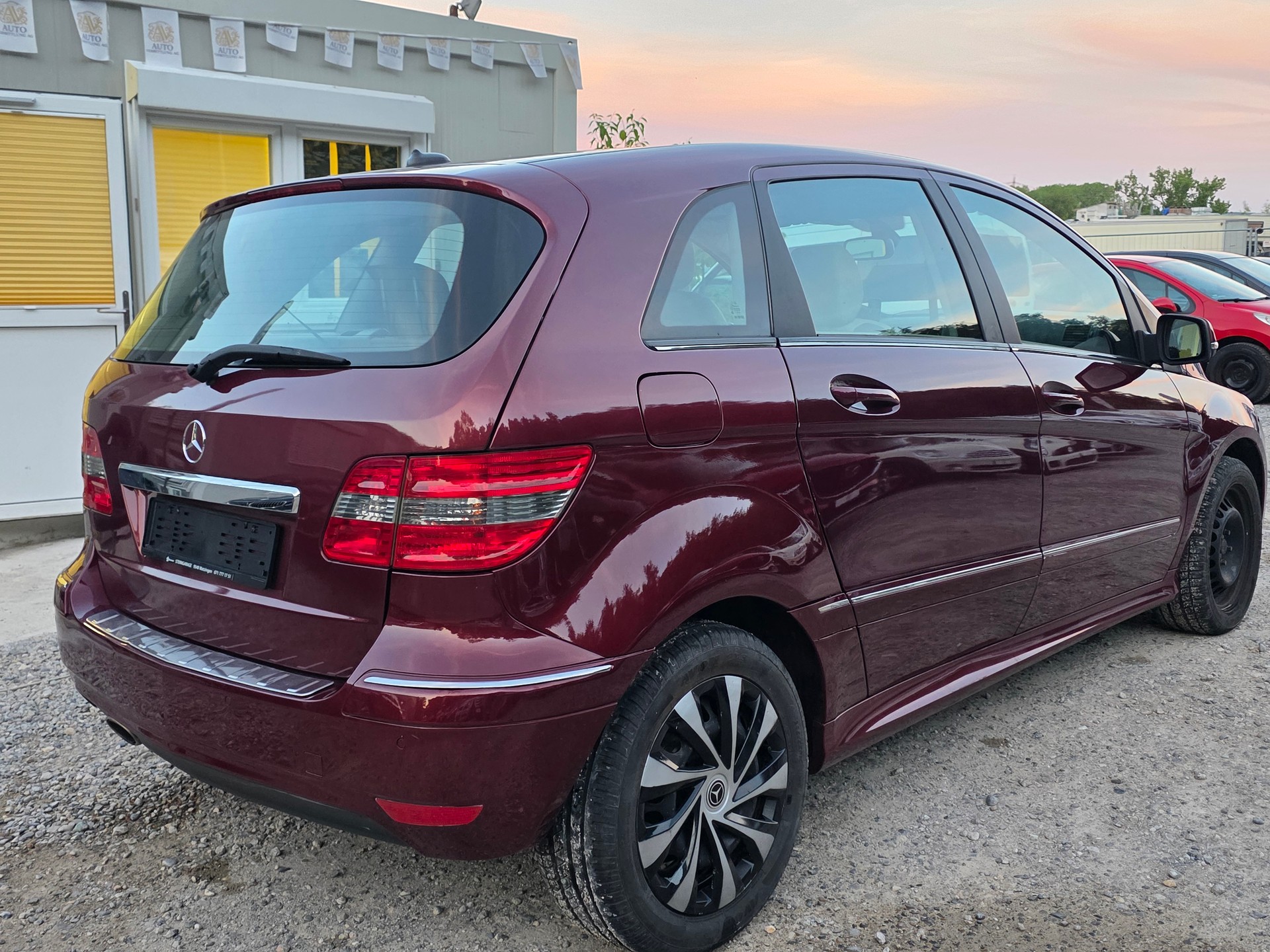 MERCEDES-BENZ B 180 Selection Autotronic ***Frisch ab MFK / Frisch ab Service / Frisch ab Getriebe Service / Garantie / Gratis Lieferung ***-image-4