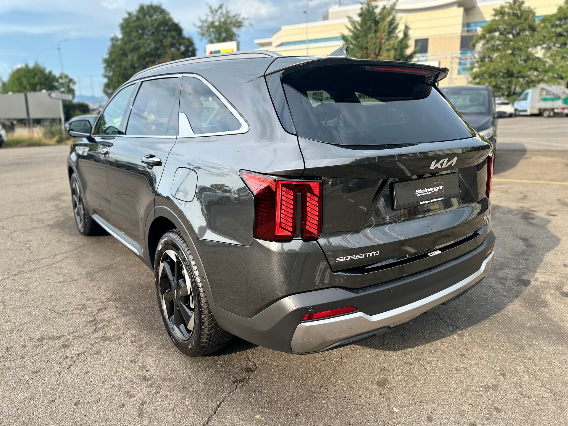KIA Sorento 1.6 T-GDi HEV Style * 7 Plätzer *-image-7