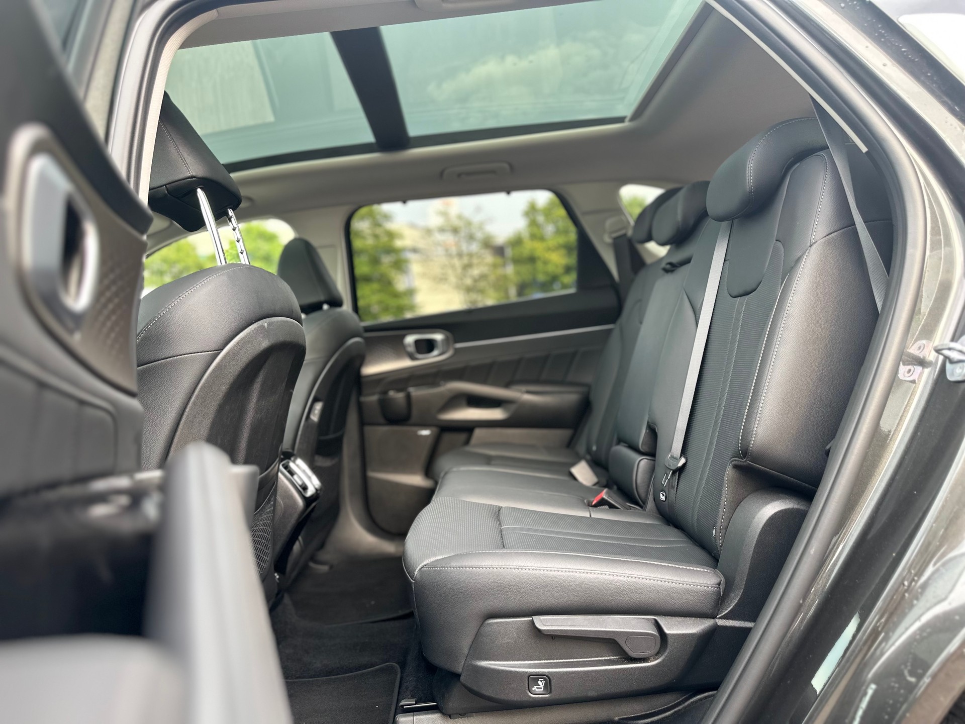 KIA Sorento 1.6 T-GDi HEV Style * 7 Plätzer *-image-15