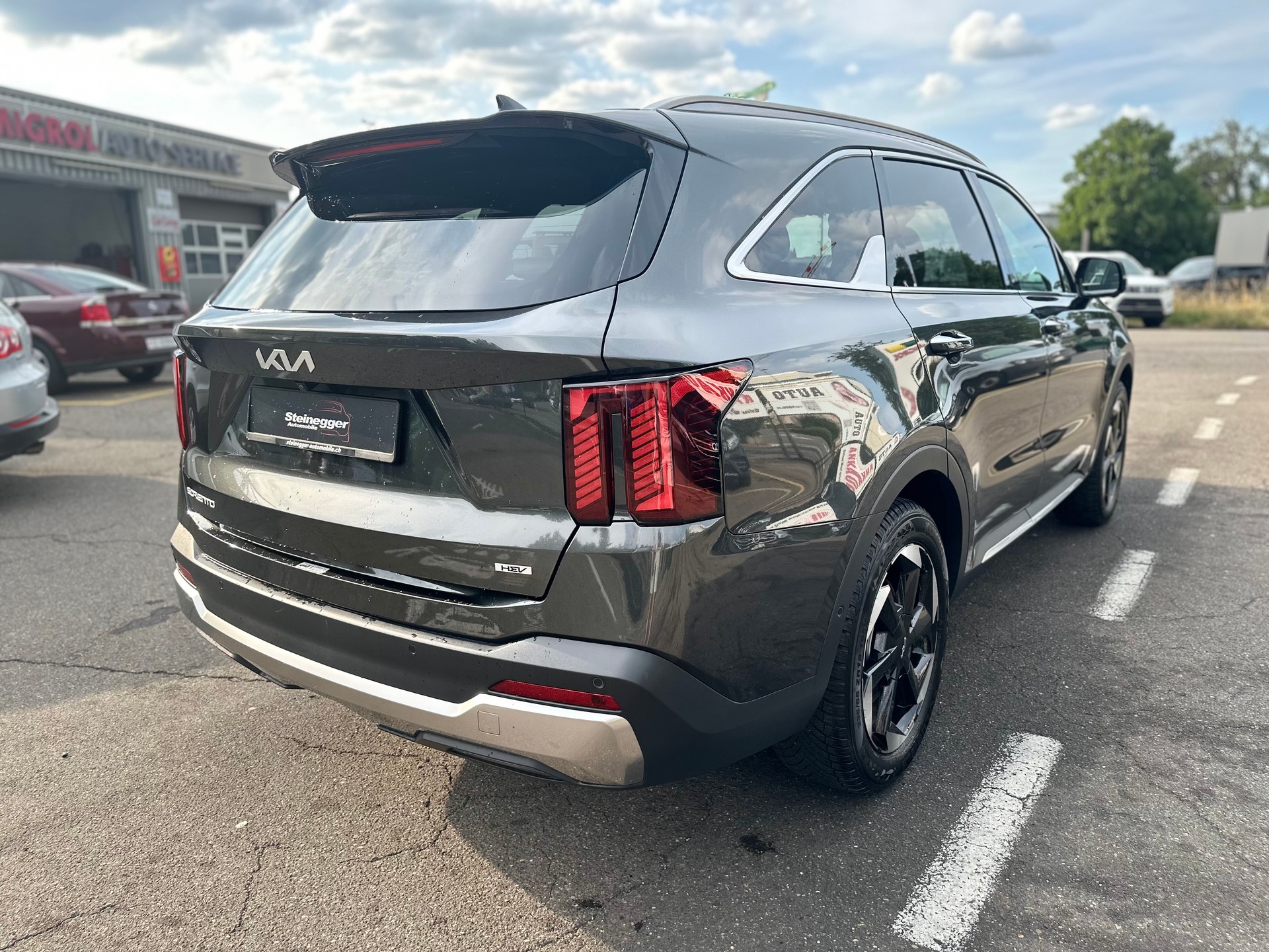 KIA Sorento 1.6 T-GDi HEV Style * 7 Plätzer *-image-10