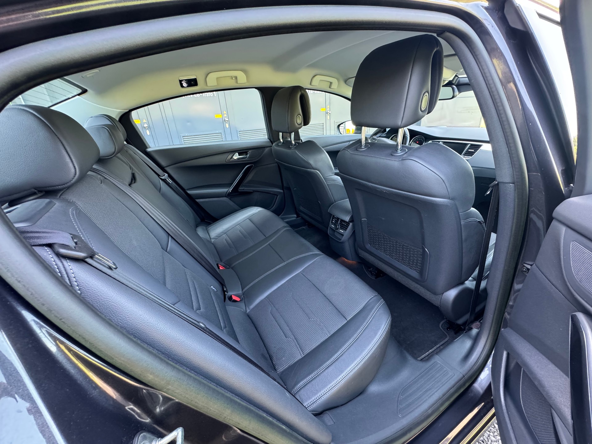 PEUGEOT 508 2.2 HDI GT Automatic-image-9