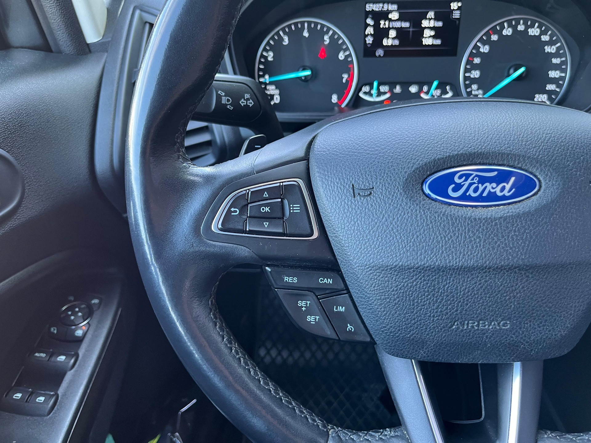 FORD EcoSport 1.0 SCTi Trend Automat-image-12