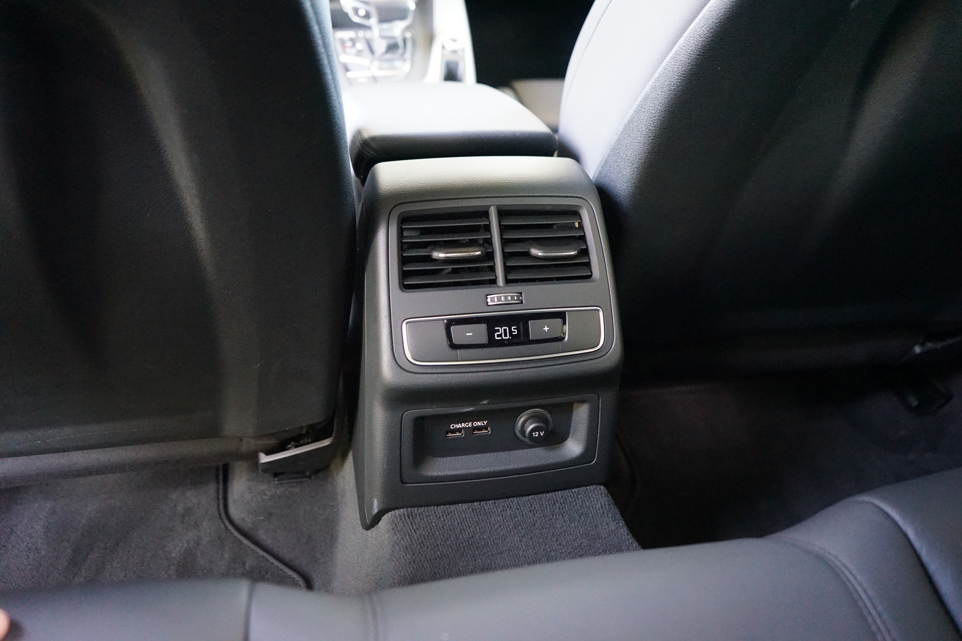 AUDI A4 Avant 50 TDI S line quattro tiptronic-image-15