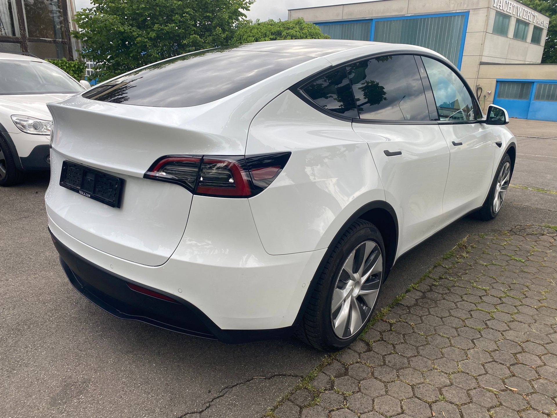TESLA Long Range D-image-5