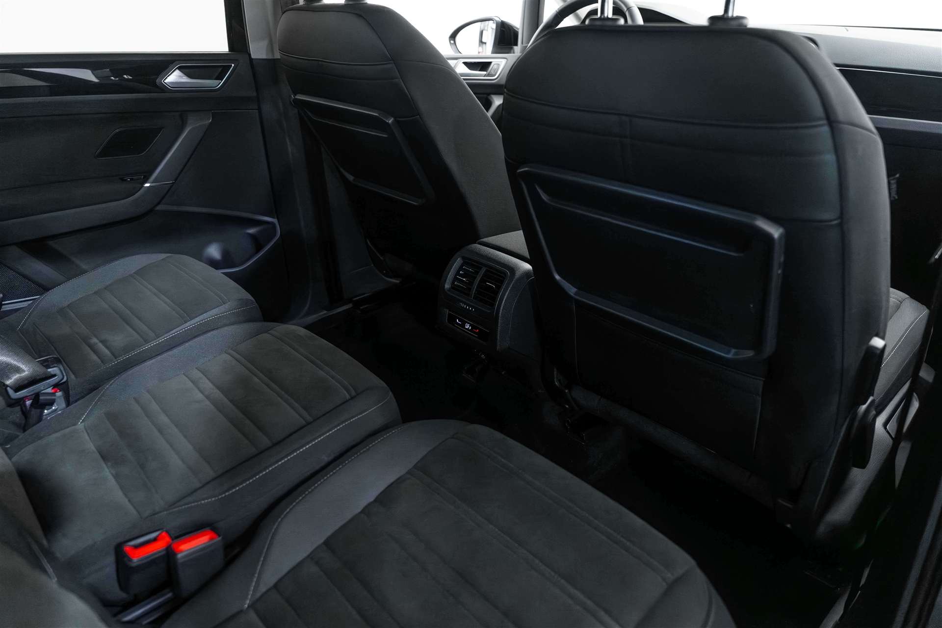VW Touran 1.5 TSi EVO Highline 7-Plätzer DSG-Automat-image-12