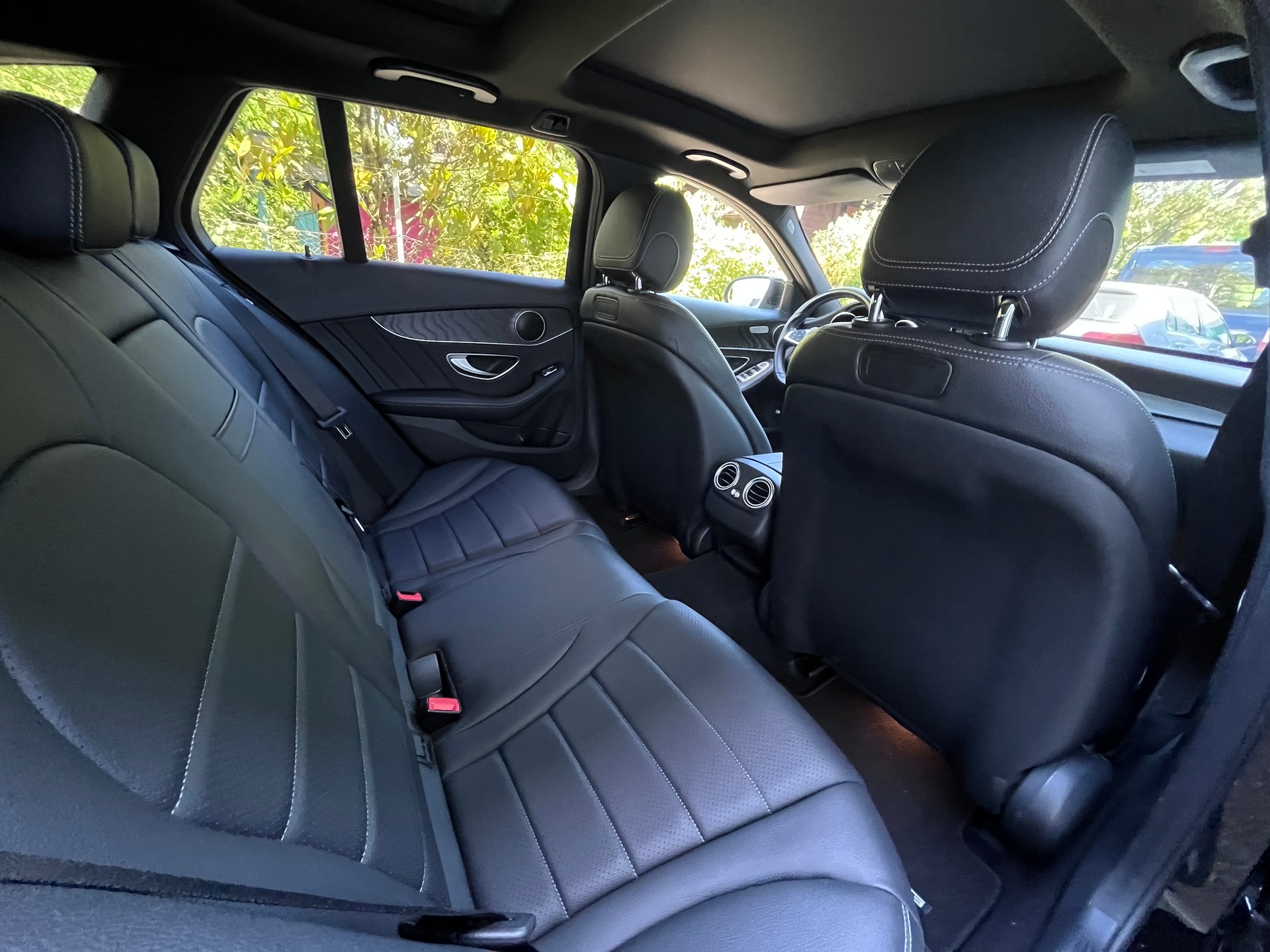 MERCEDES-BENZ C 250 d Swiss Star AMG Line 4Matic 9G-Tronic-image-13