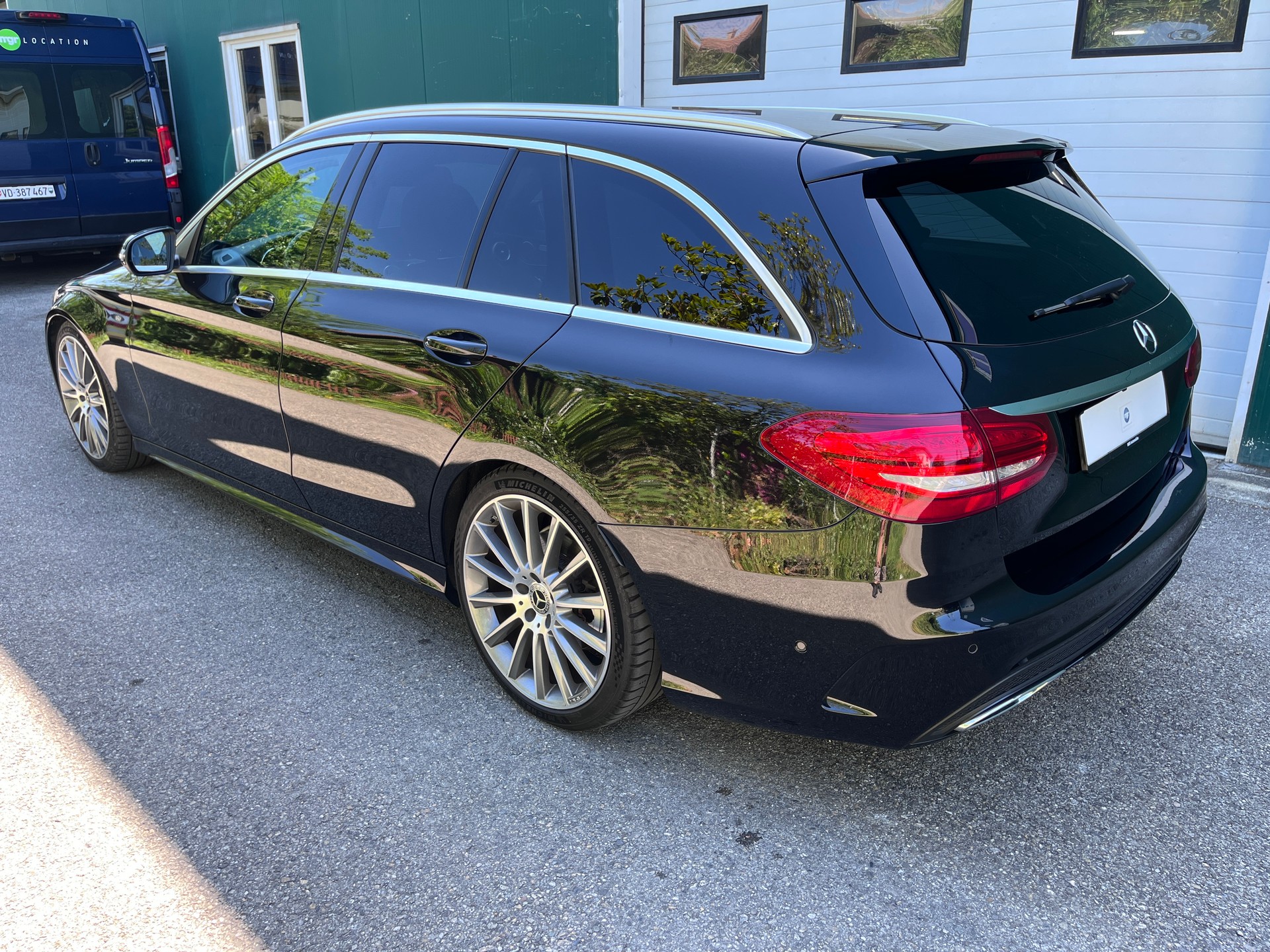 MERCEDES-BENZ C 250 d Swiss Star AMG Line 4Matic 9G-Tronic-image-5
