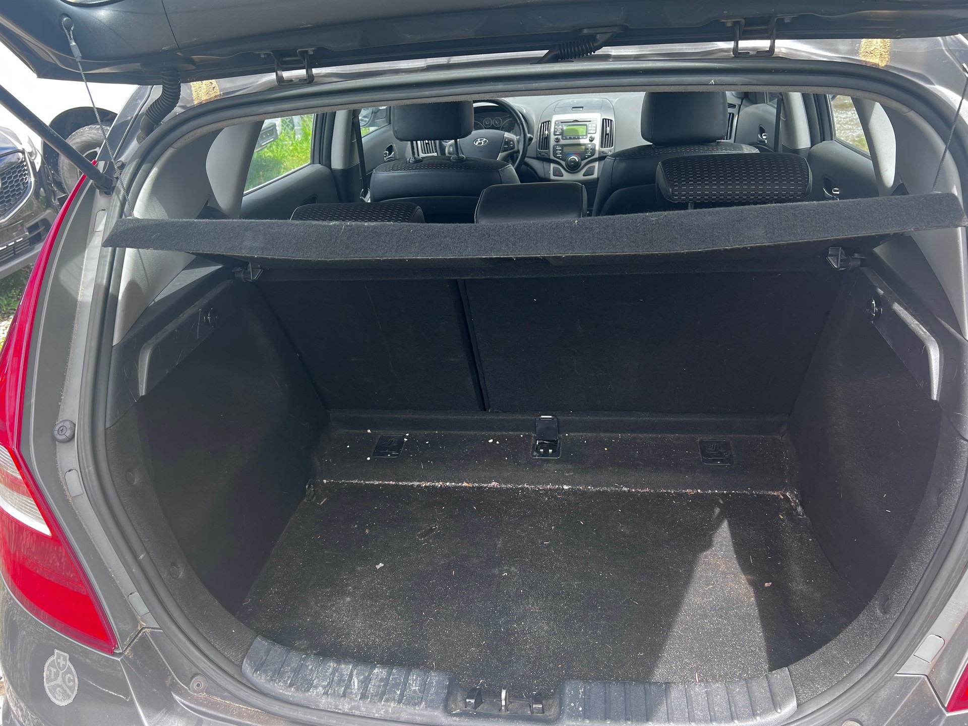HYUNDAI i30 2.0 CRDi Premium-image-9