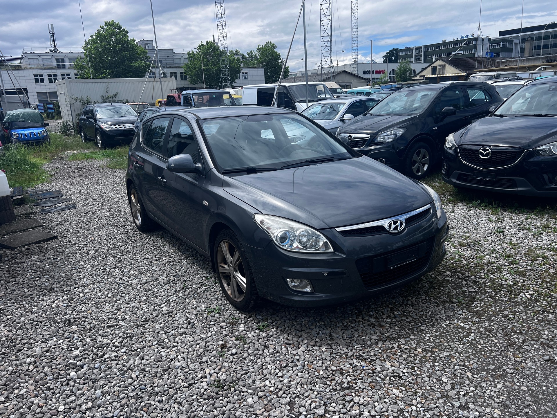 HYUNDAI i30 2.0 CRDi Premium-image-2
