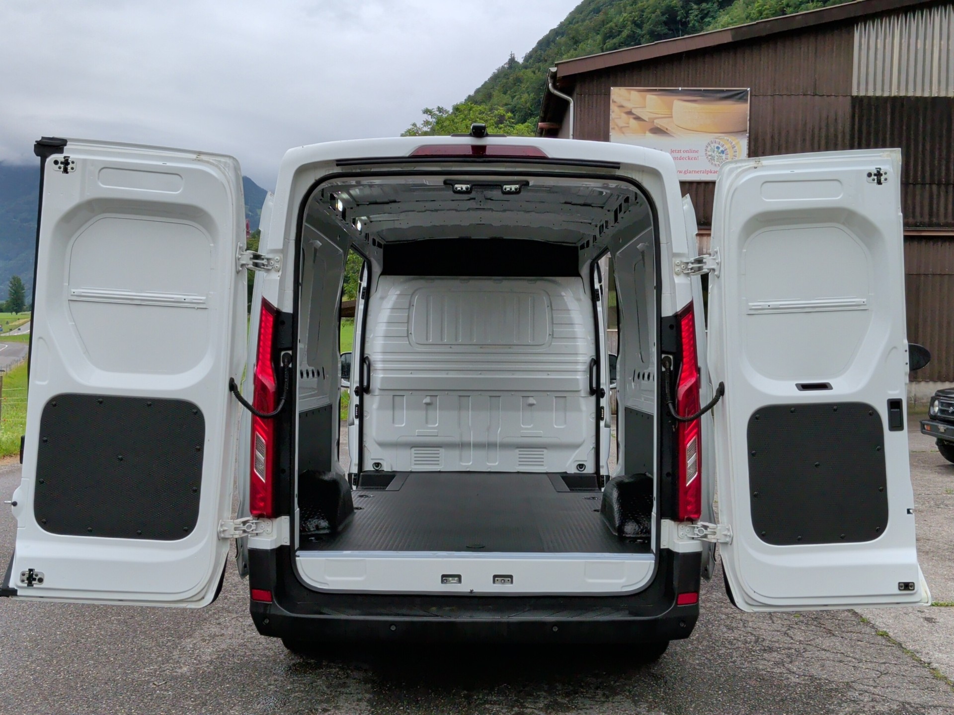 MAXUS eDeliver 9 L3H2 88.5kWh-image-13