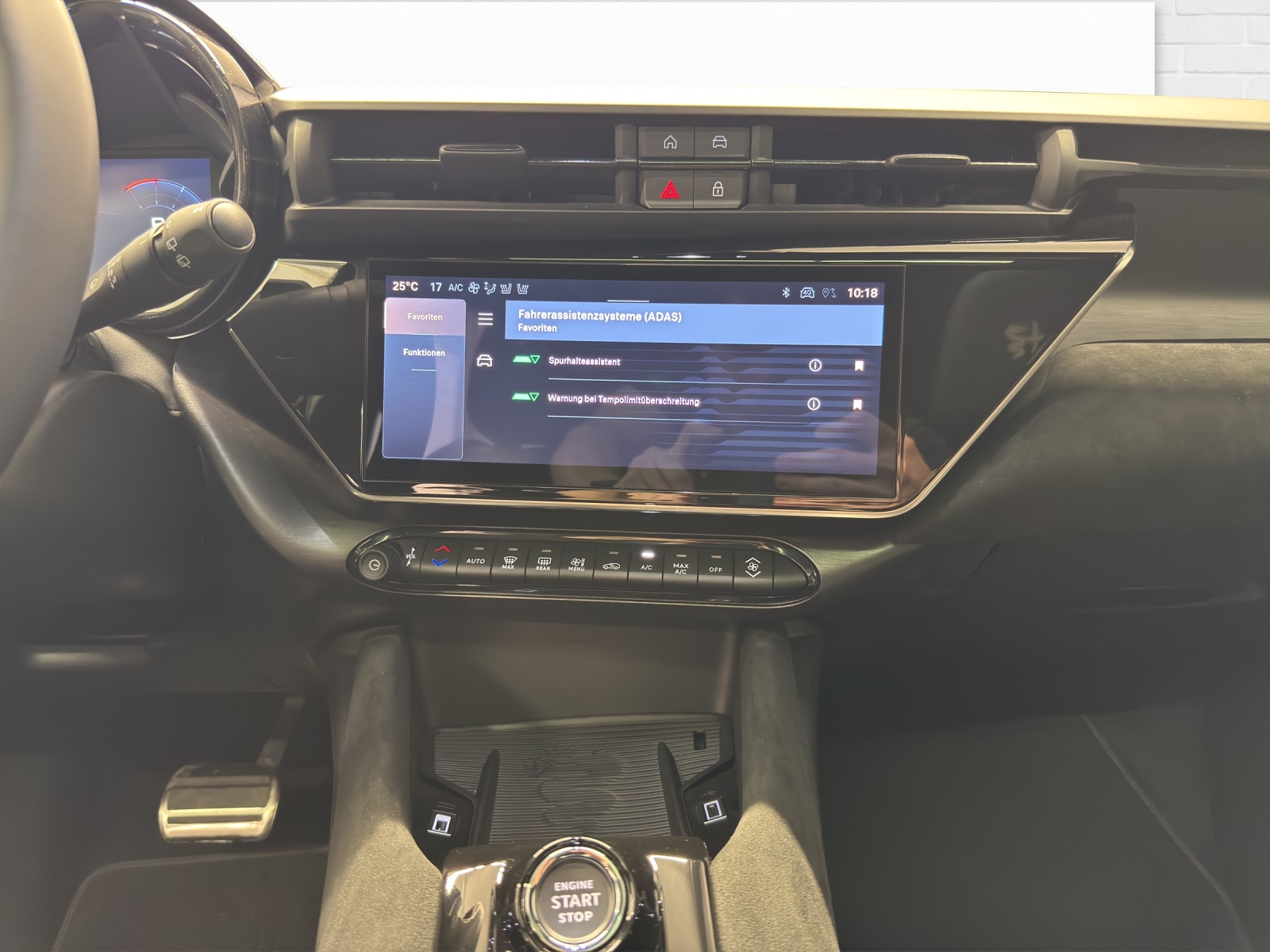 ALFA ROMEO Junior 1.2 Sport Speciale Q4 T&S-image-8