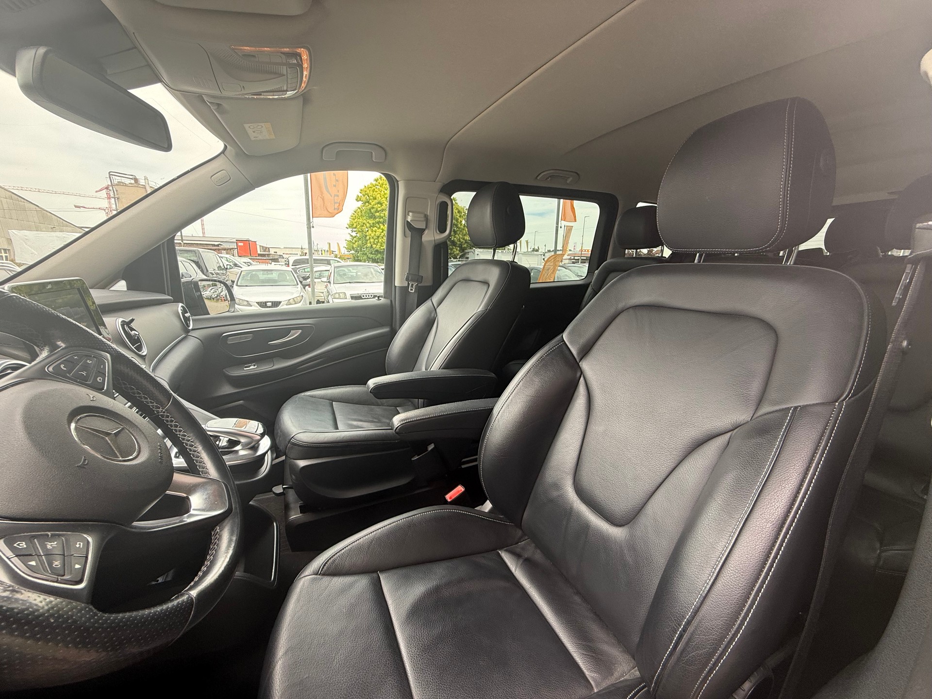 MERCEDES-BENZ V 250 d Exclusive lang 4Matic 7G-Tronic 8 Platz-image-10