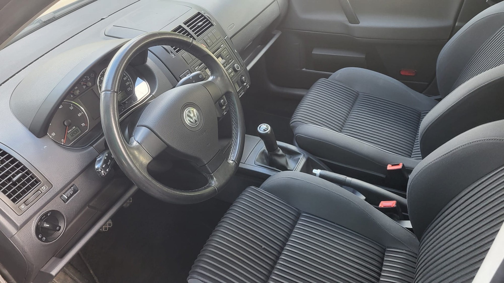 VW Polo 1.6 16V Sportline-image-5