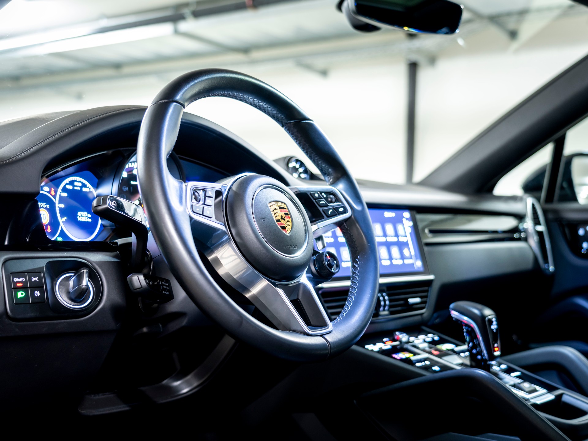 PORSCHE Cayenne Coupé E-Hybrid-image-17