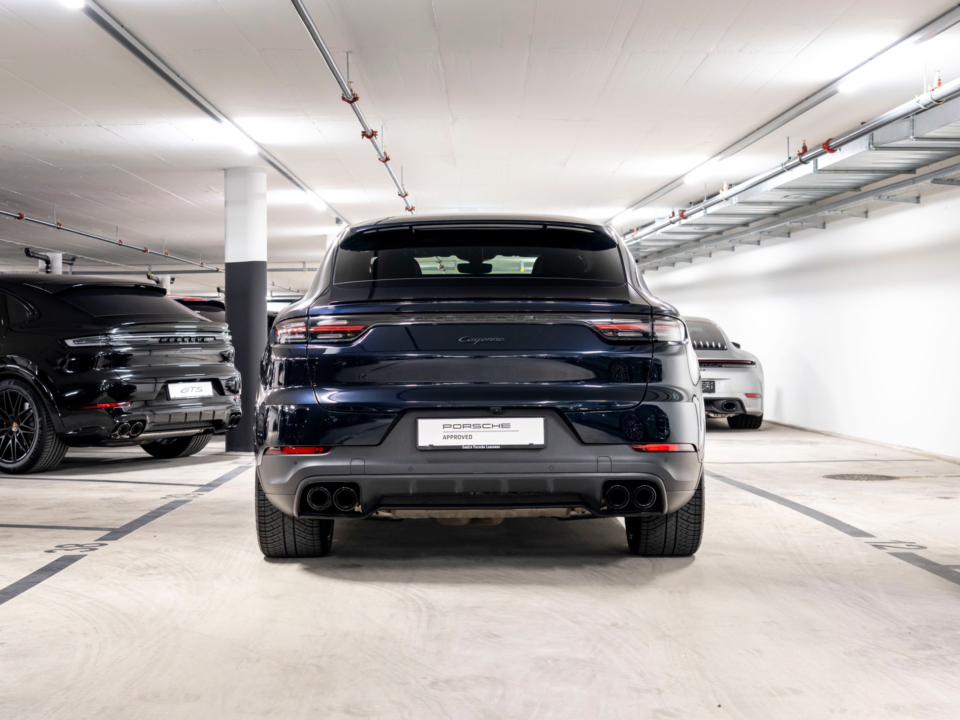 PORSCHE Cayenne Coupé E-Hybrid-image-4