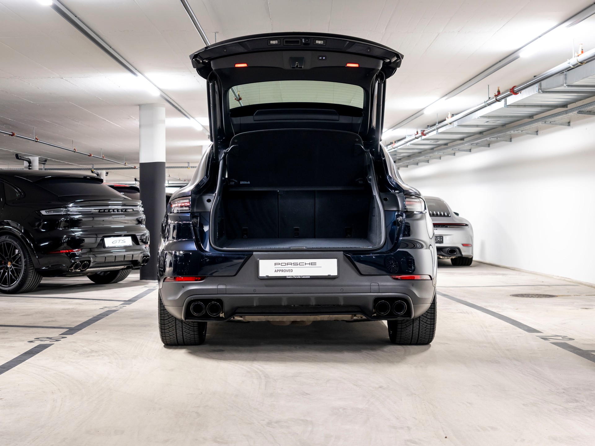 PORSCHE Cayenne Coupé E-Hybrid-image-9