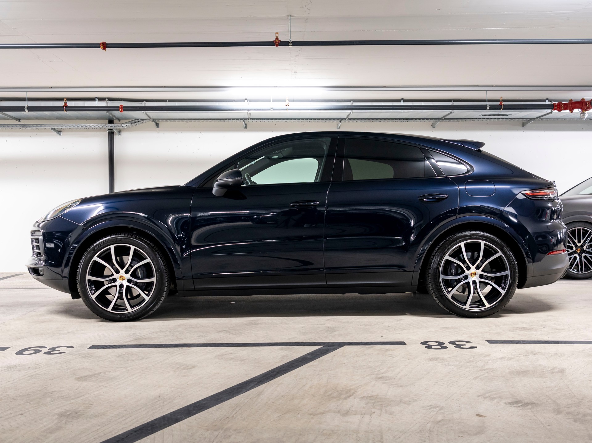 PORSCHE Cayenne Coupé E-Hybrid-showroom-element-1