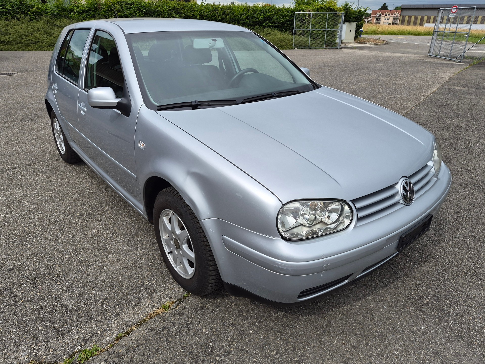 VW Golf 1.6 Pacific Automatic-image-3
