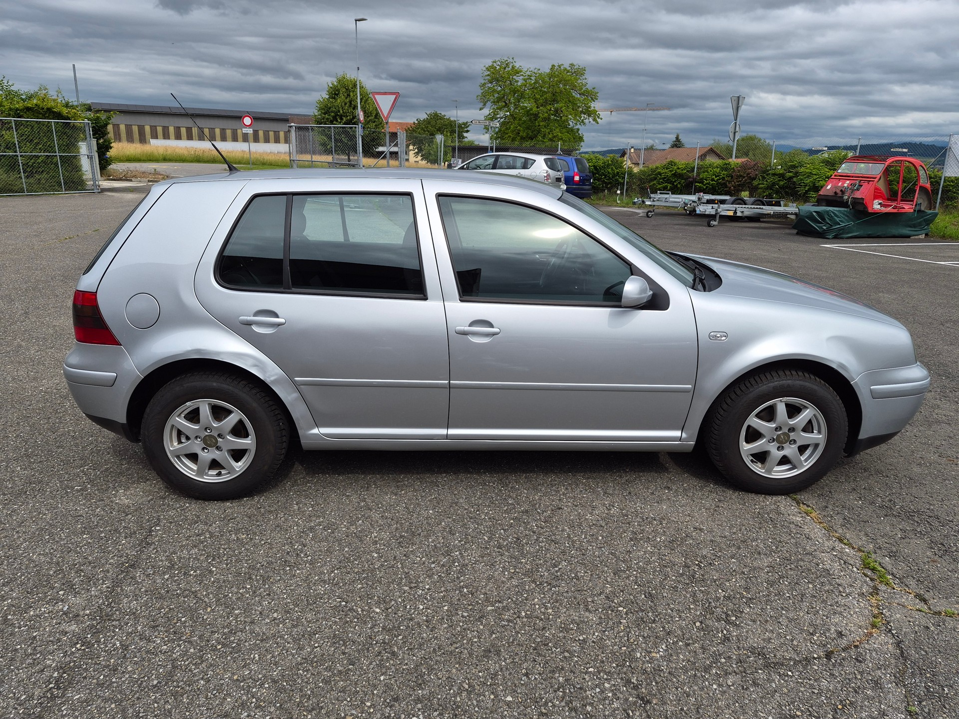 VW Golf 1.6 Pacific Automatic-image-2