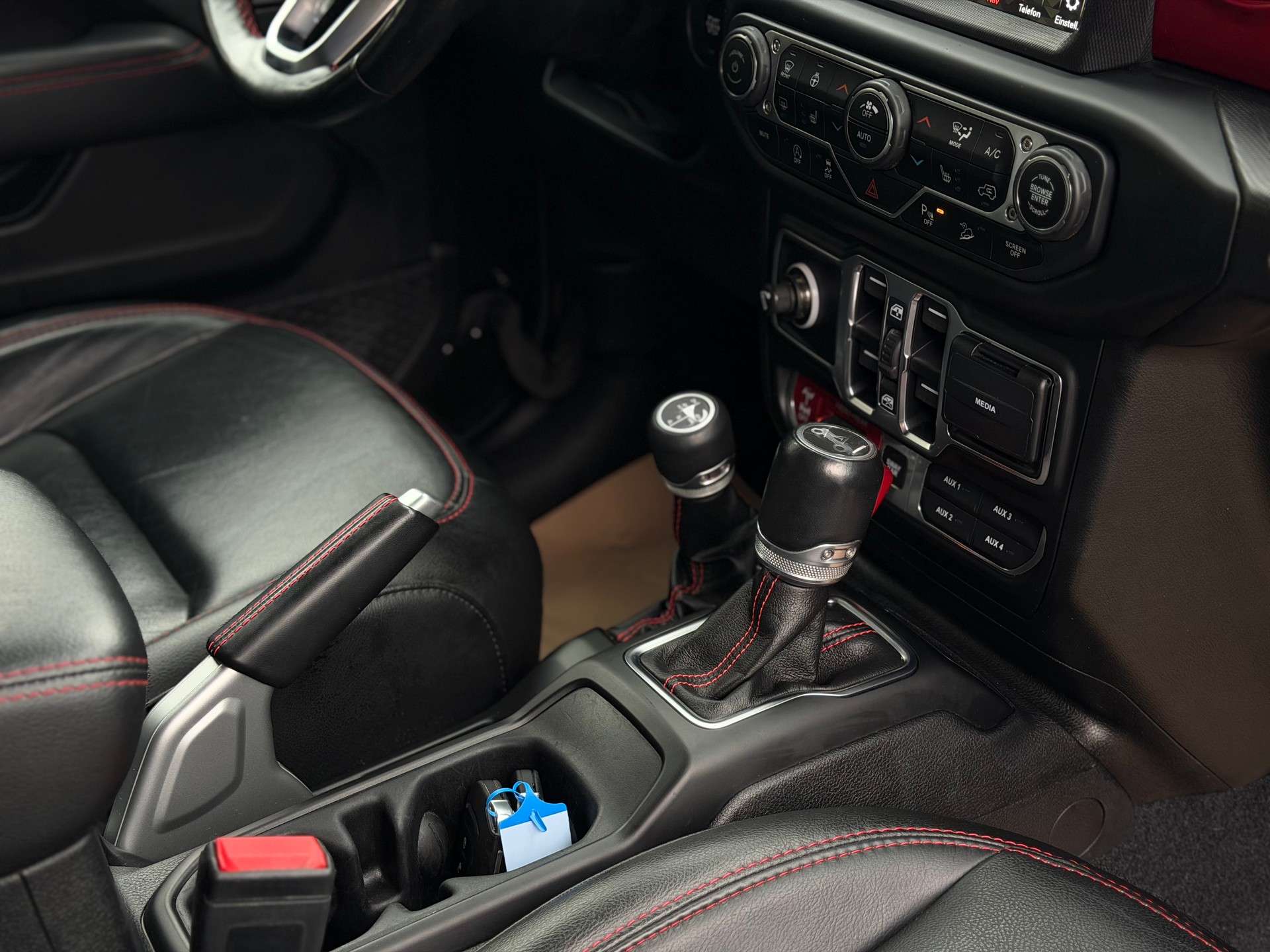 JEEP Wrangler 2.0 Unlimited Rubicon Automatic-image-16