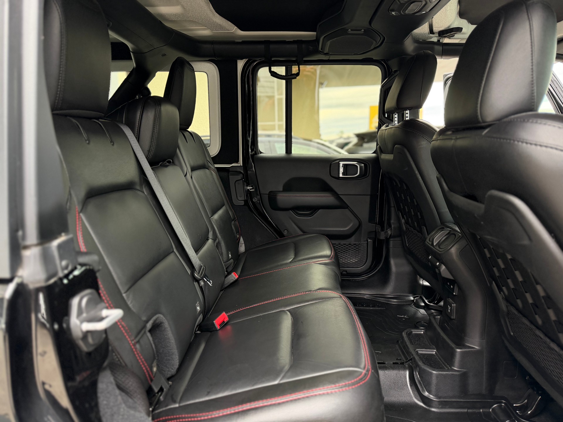 JEEP Wrangler 2.0 Unlimited Rubicon Automatic-image-11