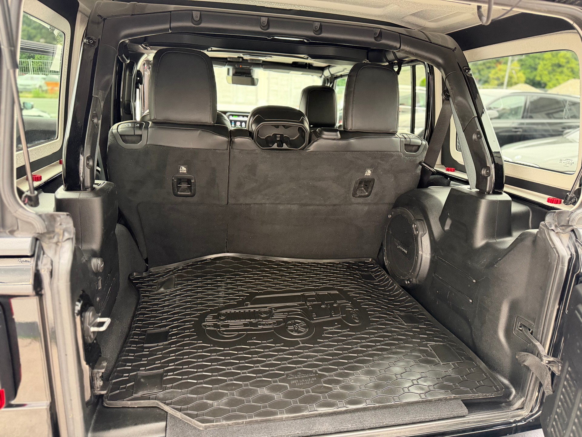 JEEP Wrangler 2.0 Unlimited Rubicon Automatic-image-26