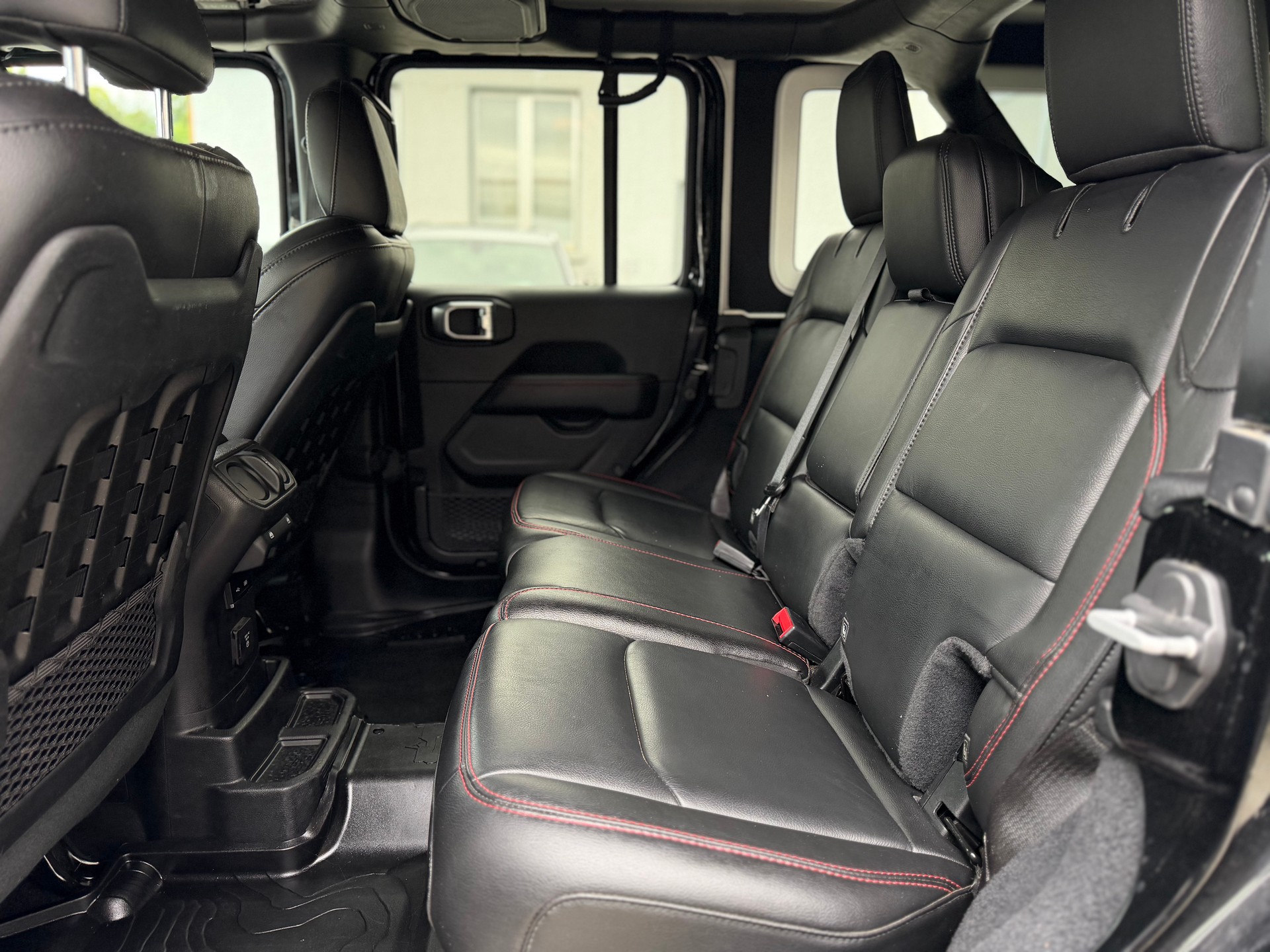 JEEP Wrangler 2.0 Unlimited Rubicon Automatic-image-9