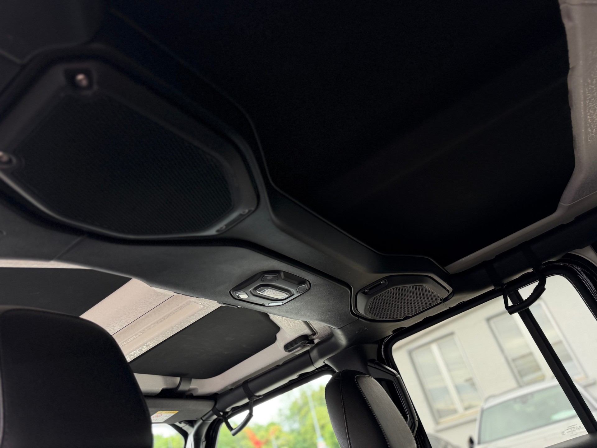 JEEP Wrangler 2.0 Unlimited Rubicon Automatic-image-25