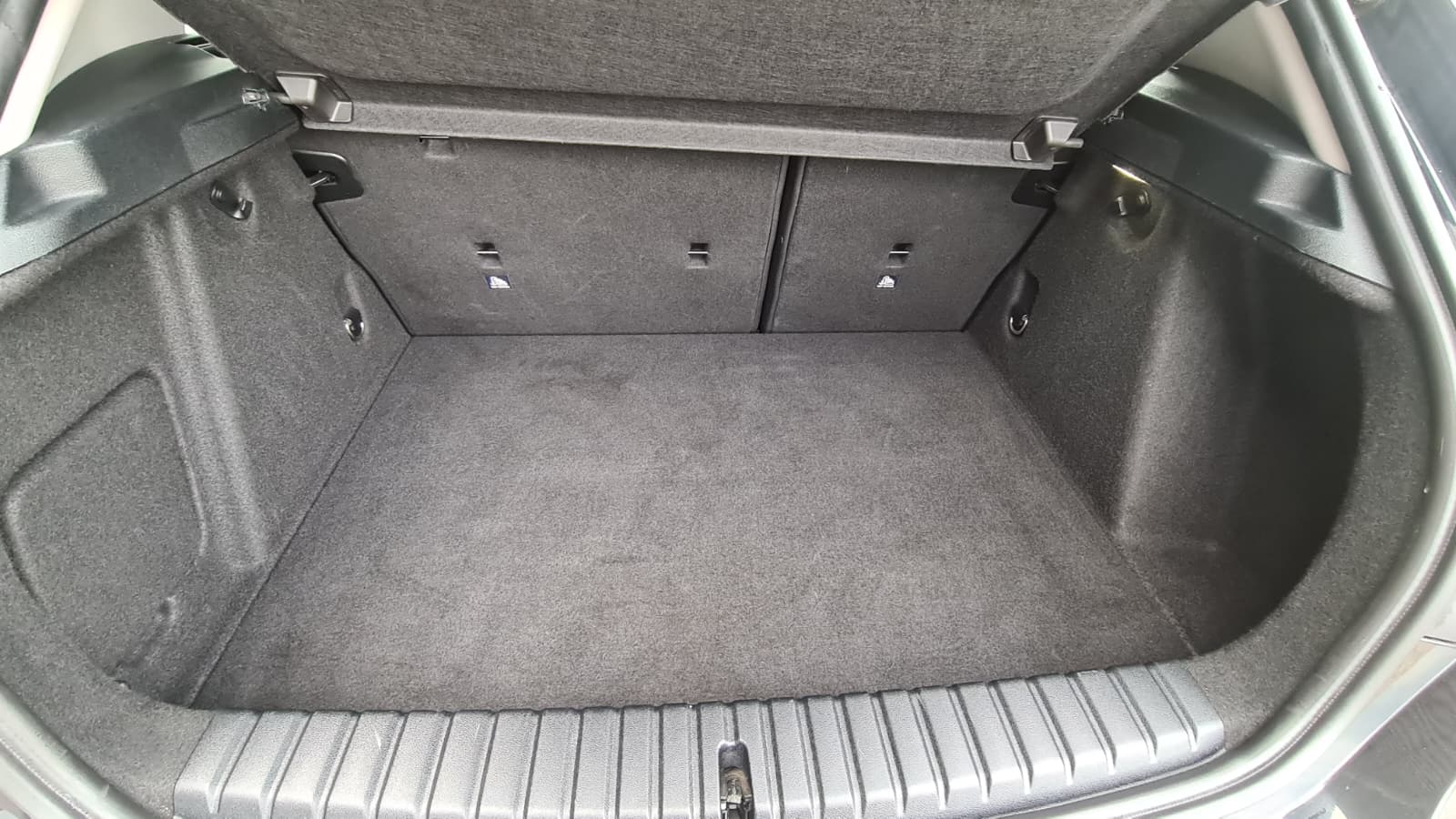 BMW 118i Steptronic ** Gr-Navi ** RF-Kamera ** PDC ** Abstandsregelsysteme ** Frisch Ab MFK & Service **-image-9