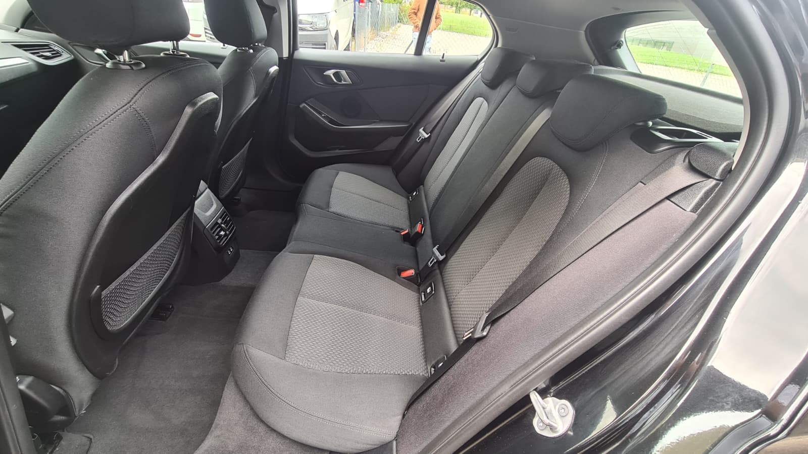 BMW 118i Steptronic ** Gr-Navi ** RF-Kamera ** PDC ** Abstandsregelsysteme ** Frisch Ab MFK & Service **-image-18