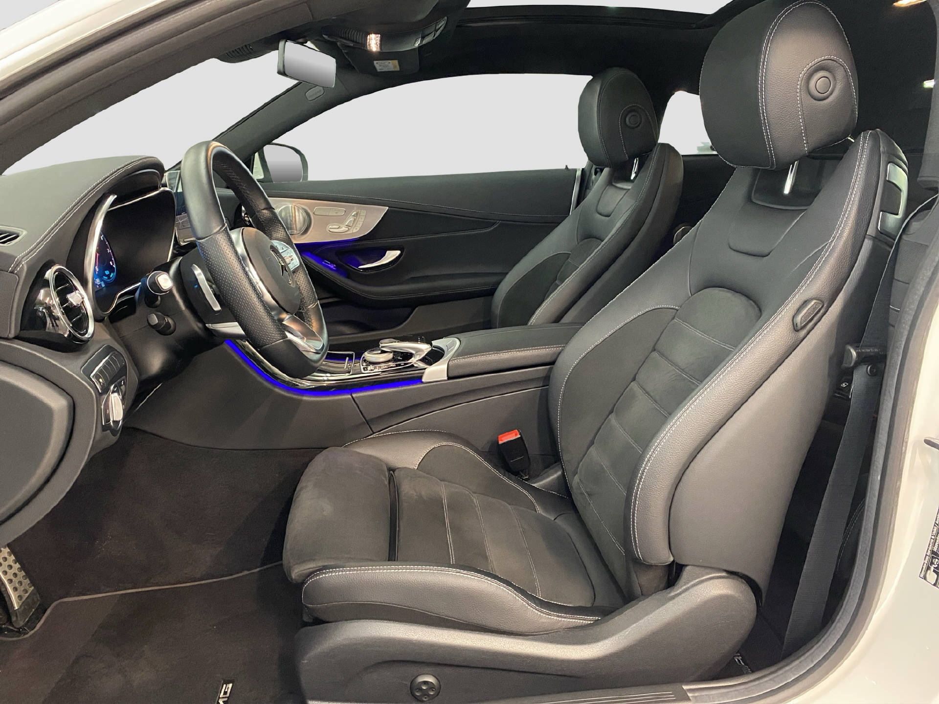 MERCEDES-BENZ C 300 Coupé 4MATIC-image-6