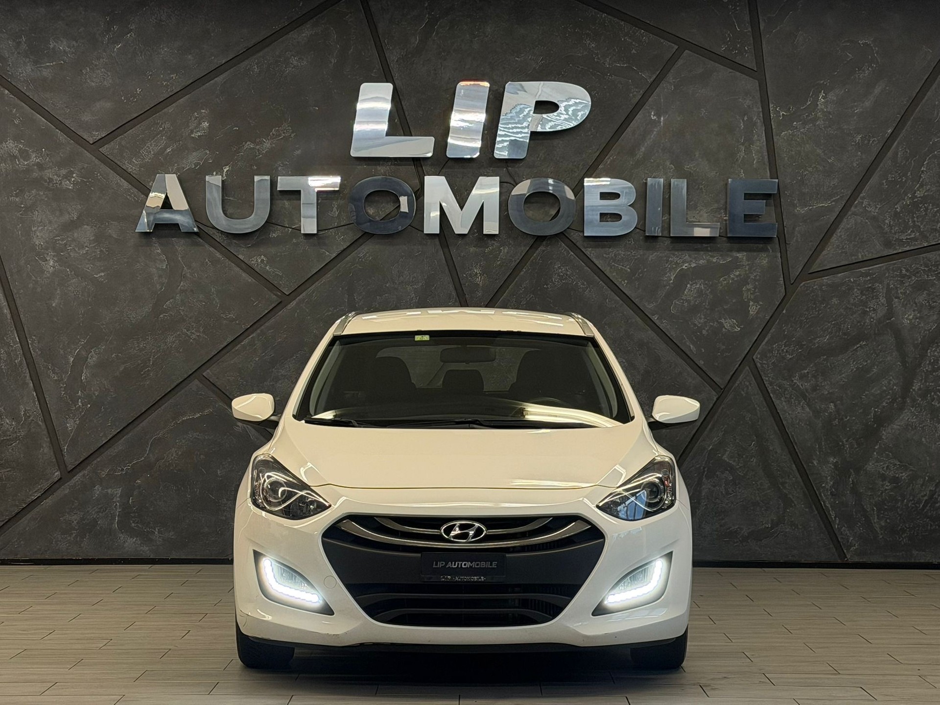 HYUNDAI i30 Wagon 1.6 CRDi Comfort-image-1