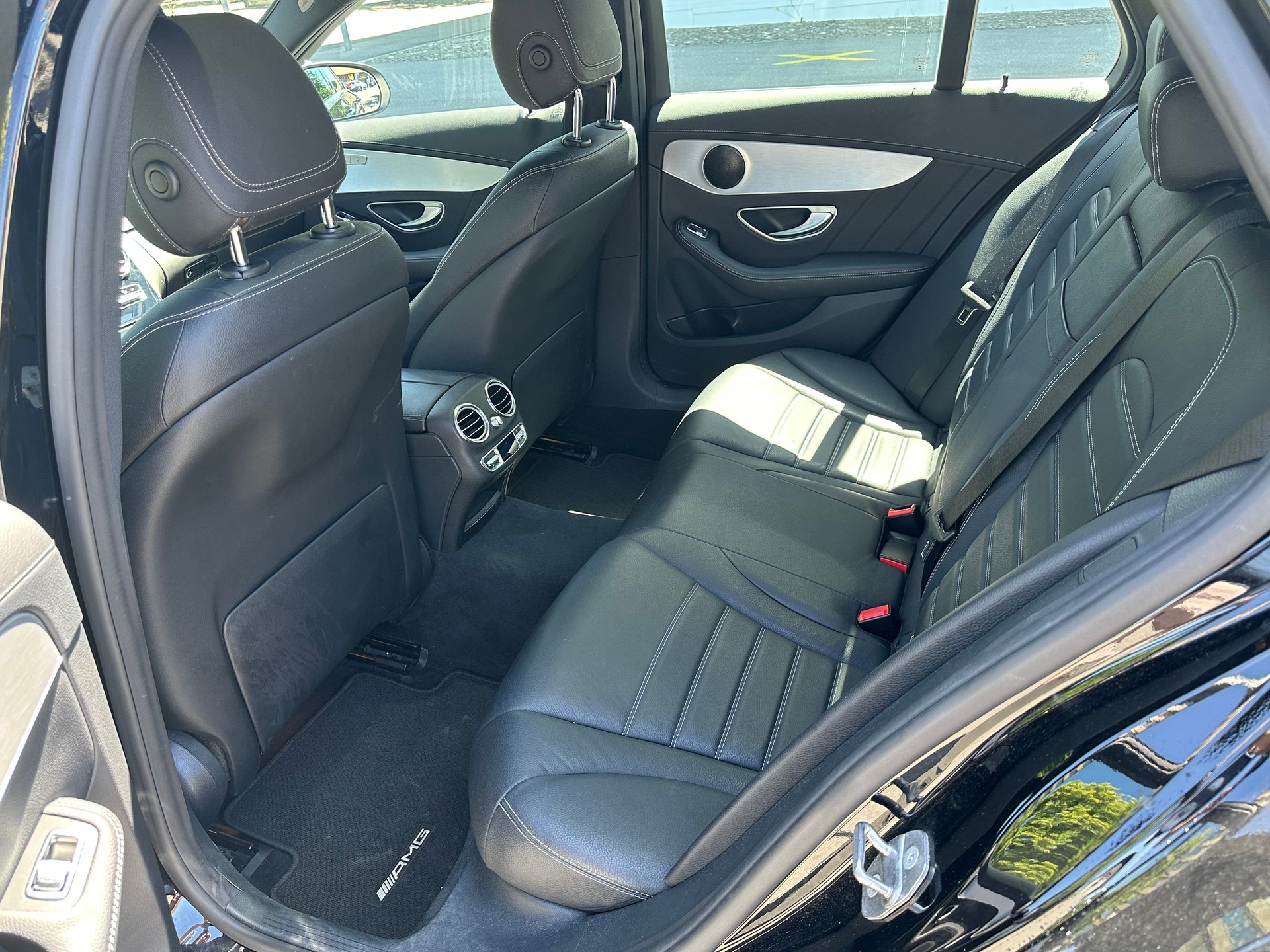 MERCEDES-BENZ C 250 d Swiss Star AMG Line 4m-image-6
