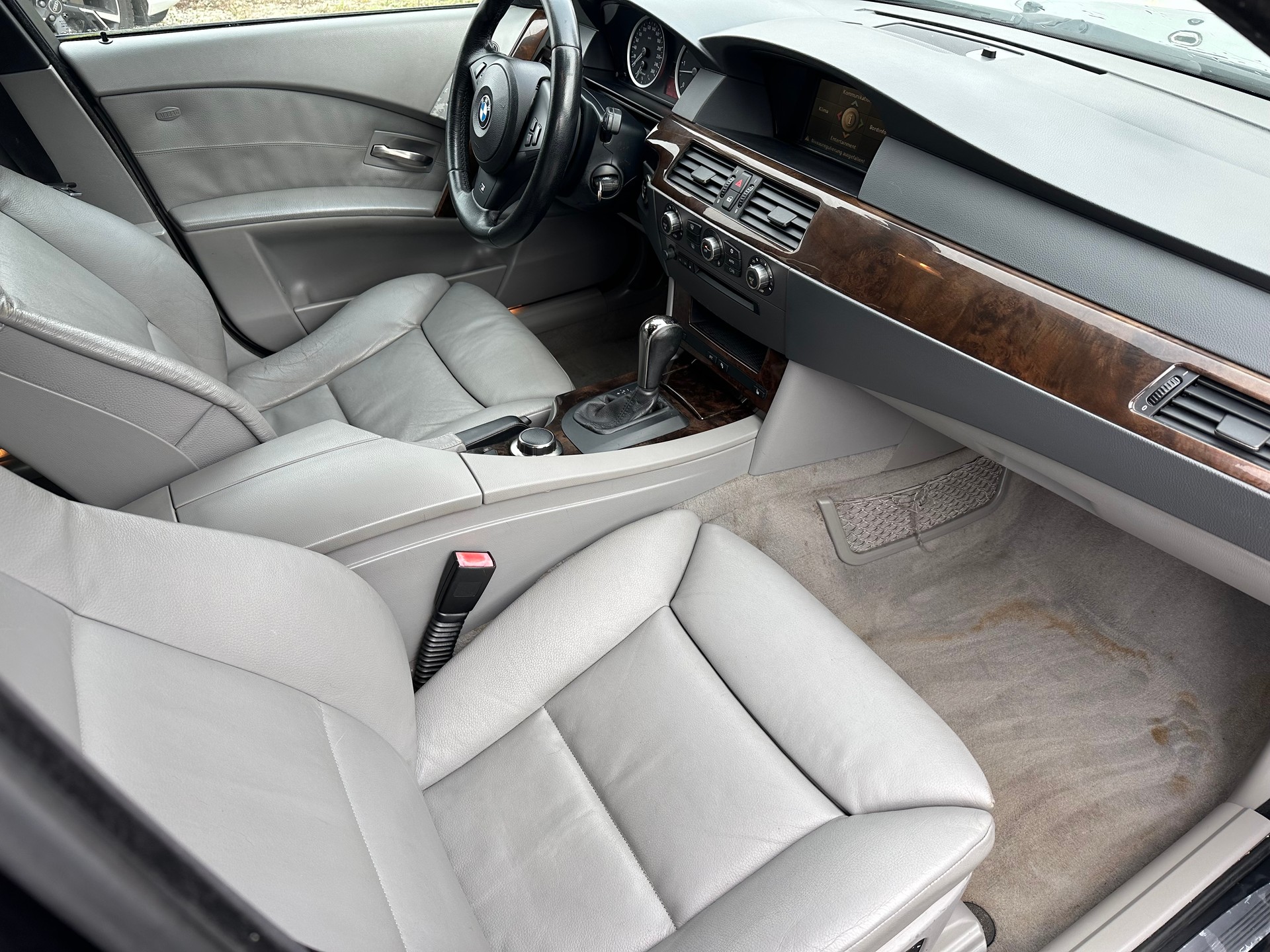 BMW 535d Touring-image-8